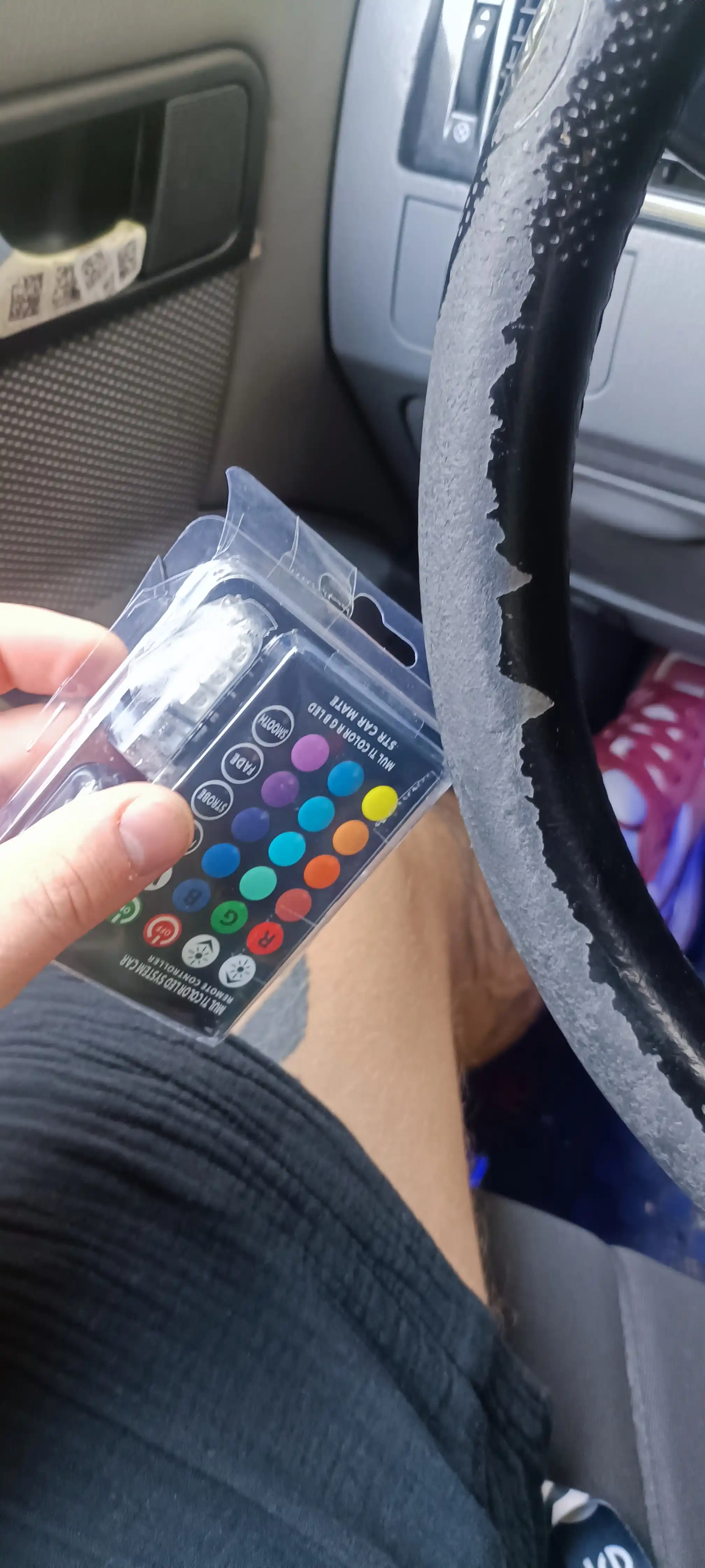 Avtomobil LED rangli lampalar T10, RGB, 2 dona