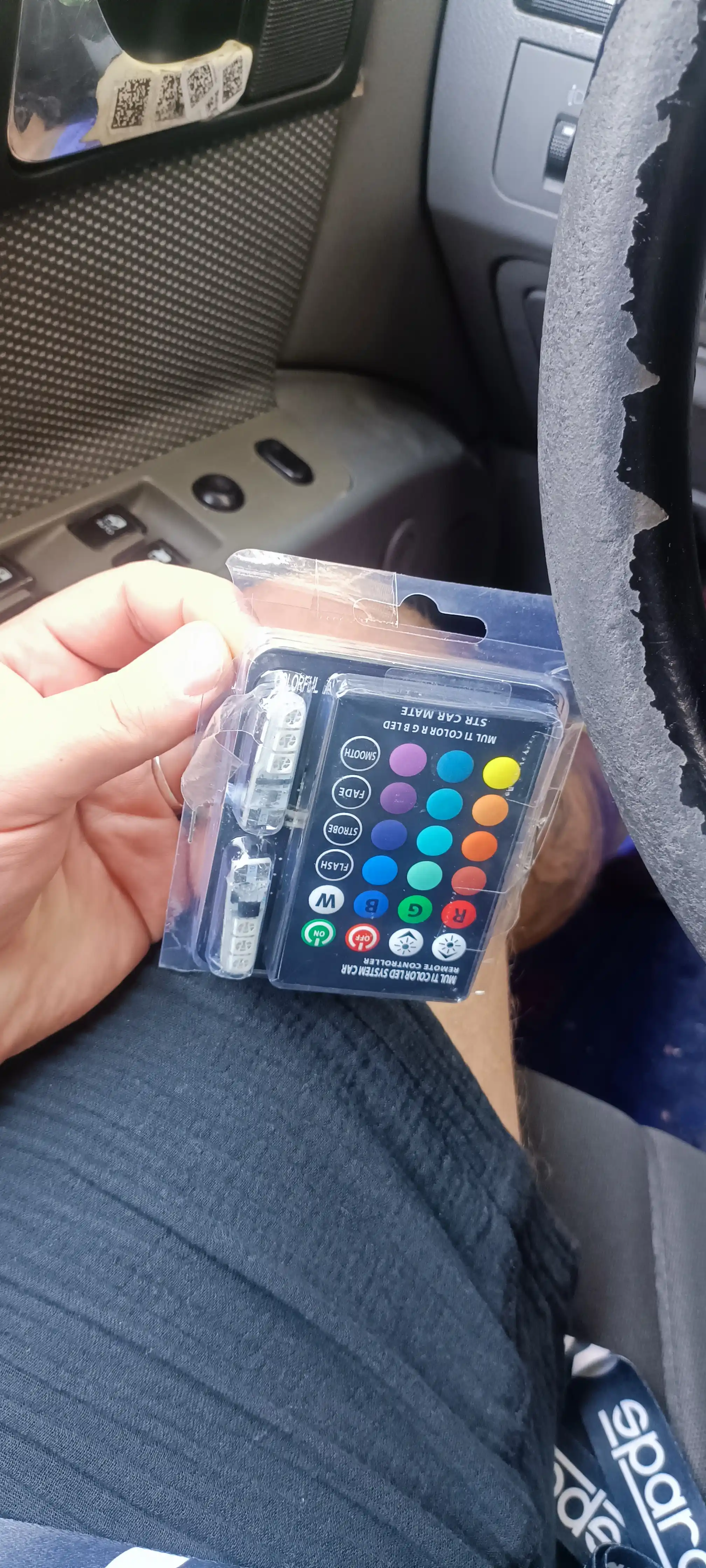 Avtomobil LED rangli lampalar T10, RGB, 2 dona