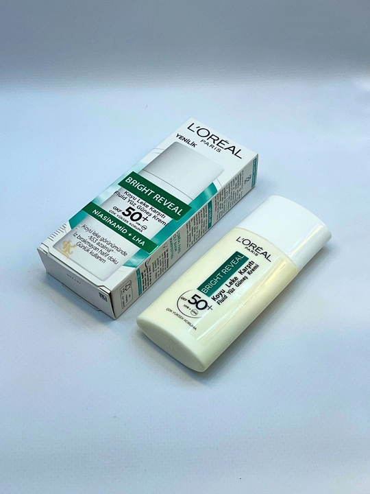 Крем для лица с SPF, легкая формула с витамином C, против пигментных пятен-Bright Reveal, 50 мл