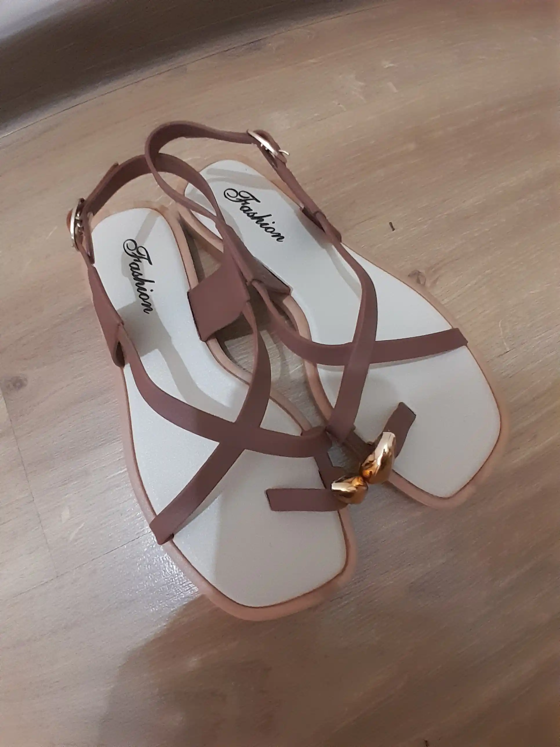 Ayollar sandallari, 37-41 oyoq kiyimlari, 4 xil rang