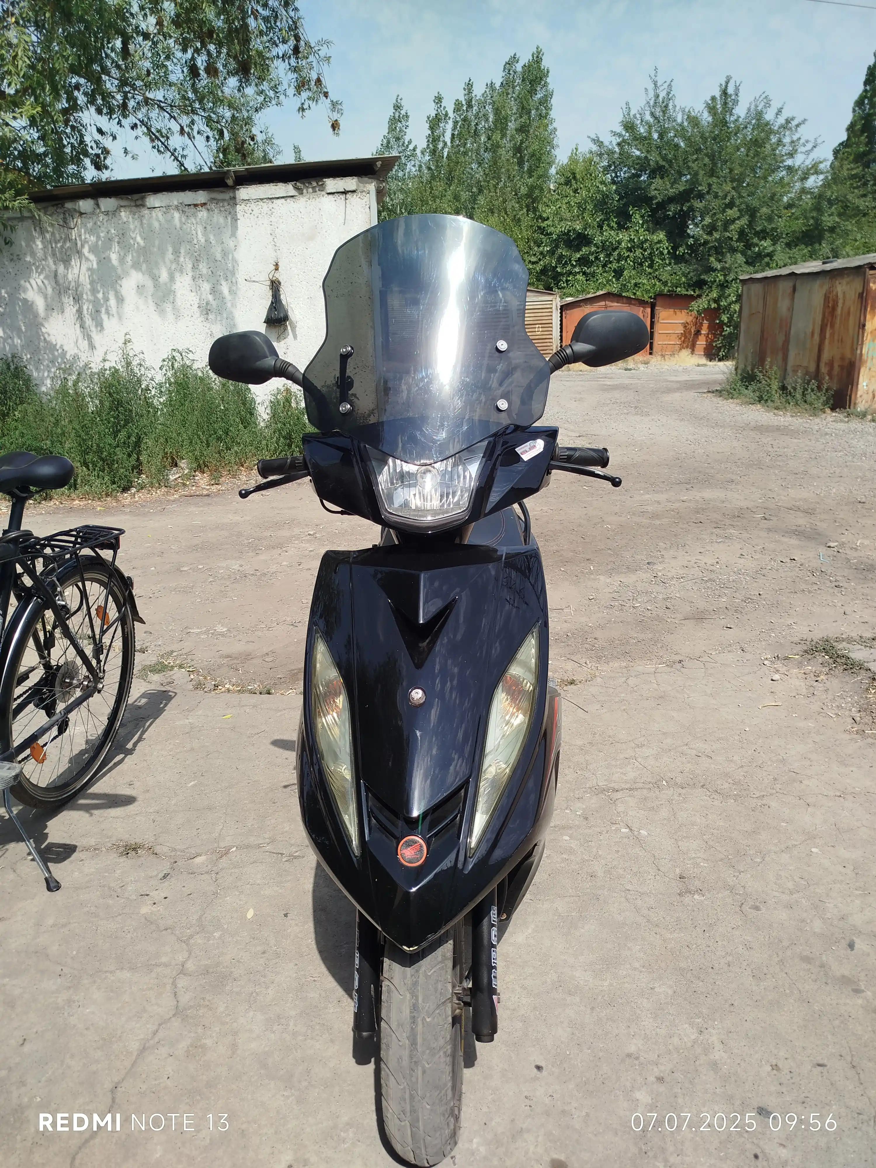 Лобовое стекло для всех типов скутеров