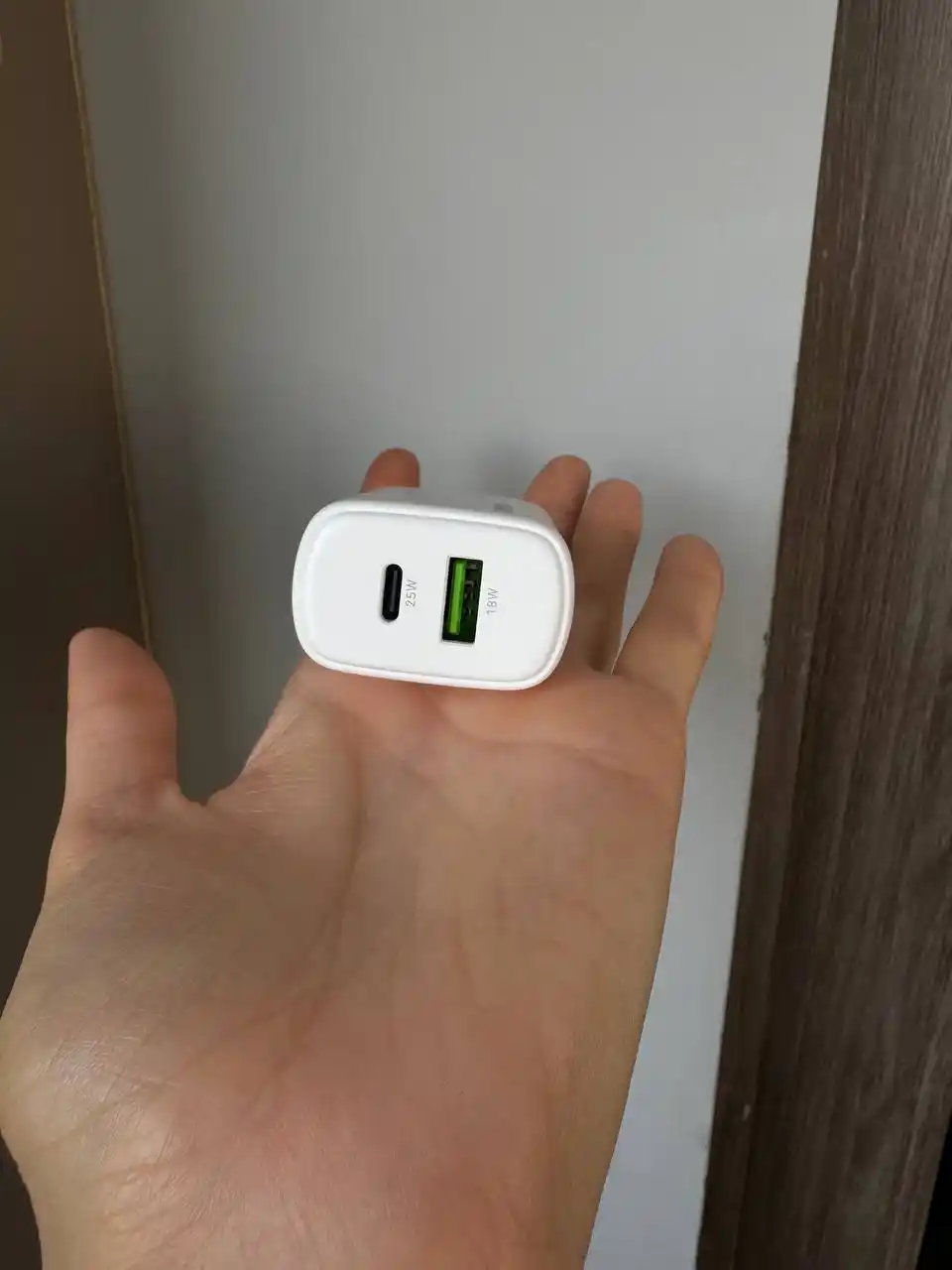 Iphone uchun universal zaryadlash qurilmasi, 20 Vt adapter, ikkita type-c va USB-A portli