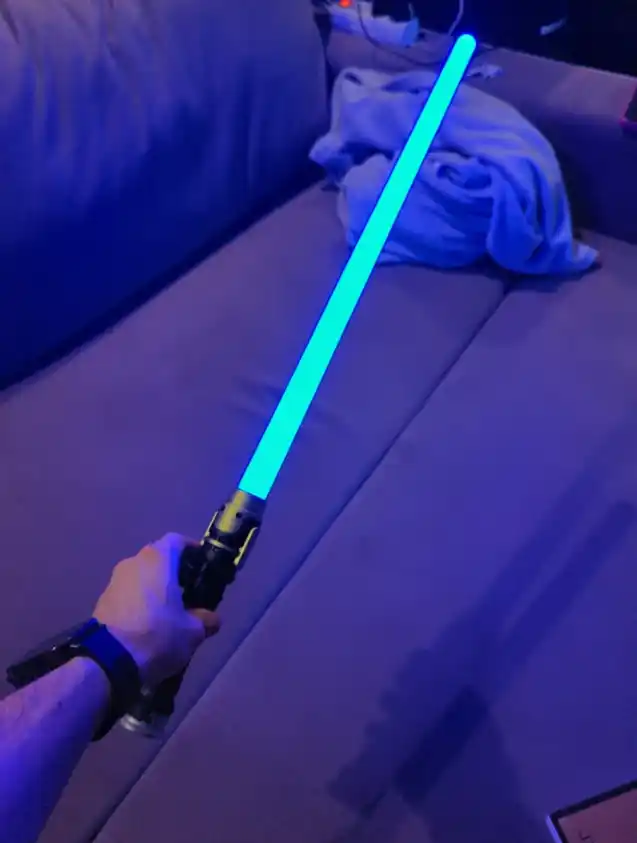Звёздные войны, меч джедая, светящийся лазерный меч