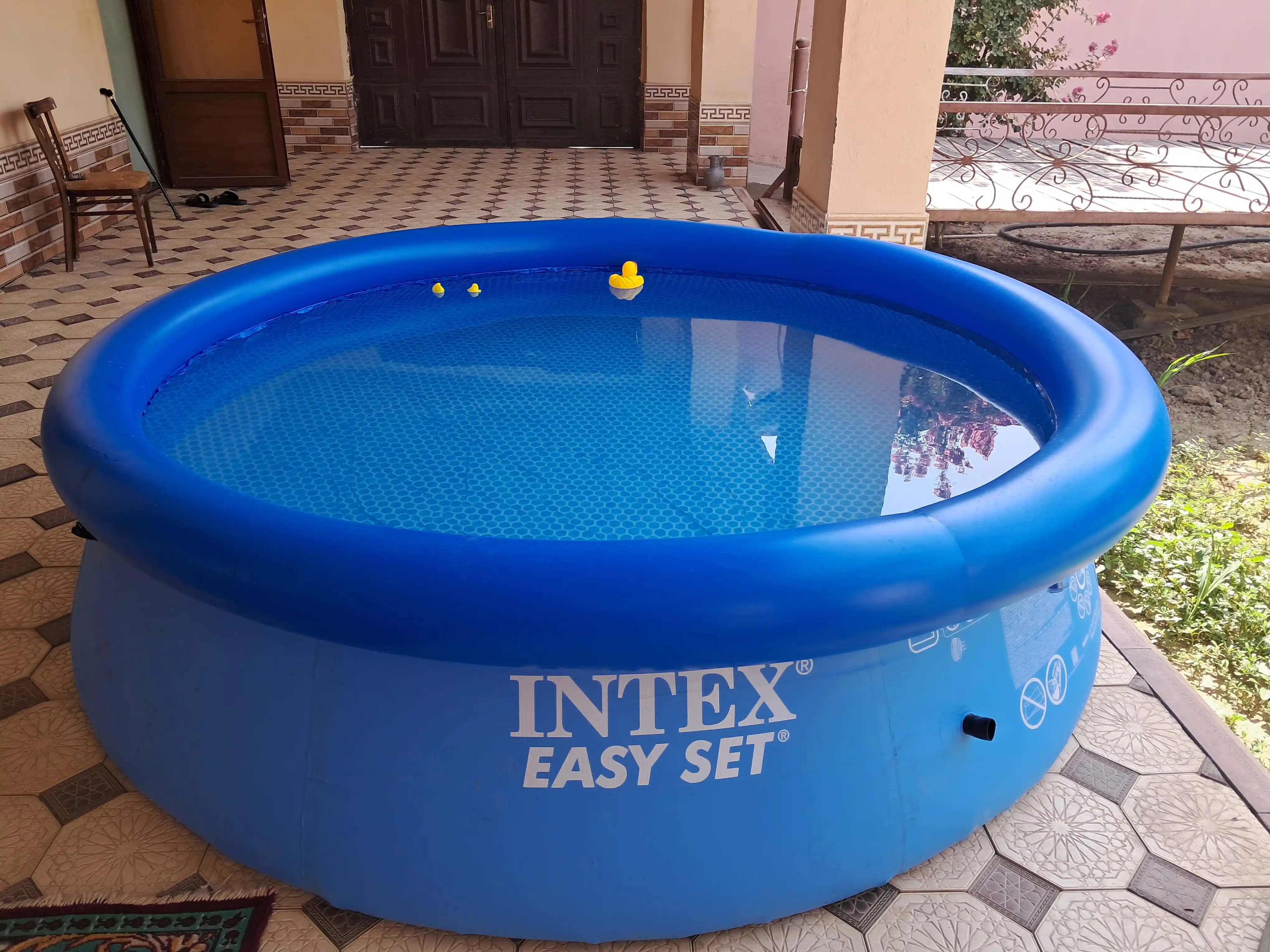 Надувной бассейн Intex Easy Set Pump pad, 886 - 3853 литра бассейн на выбор