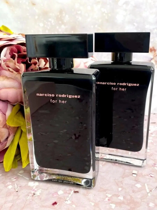 Ayollar uchun xushbo'ylangan suv Narciso Rodriguez for her, 100 ml - 