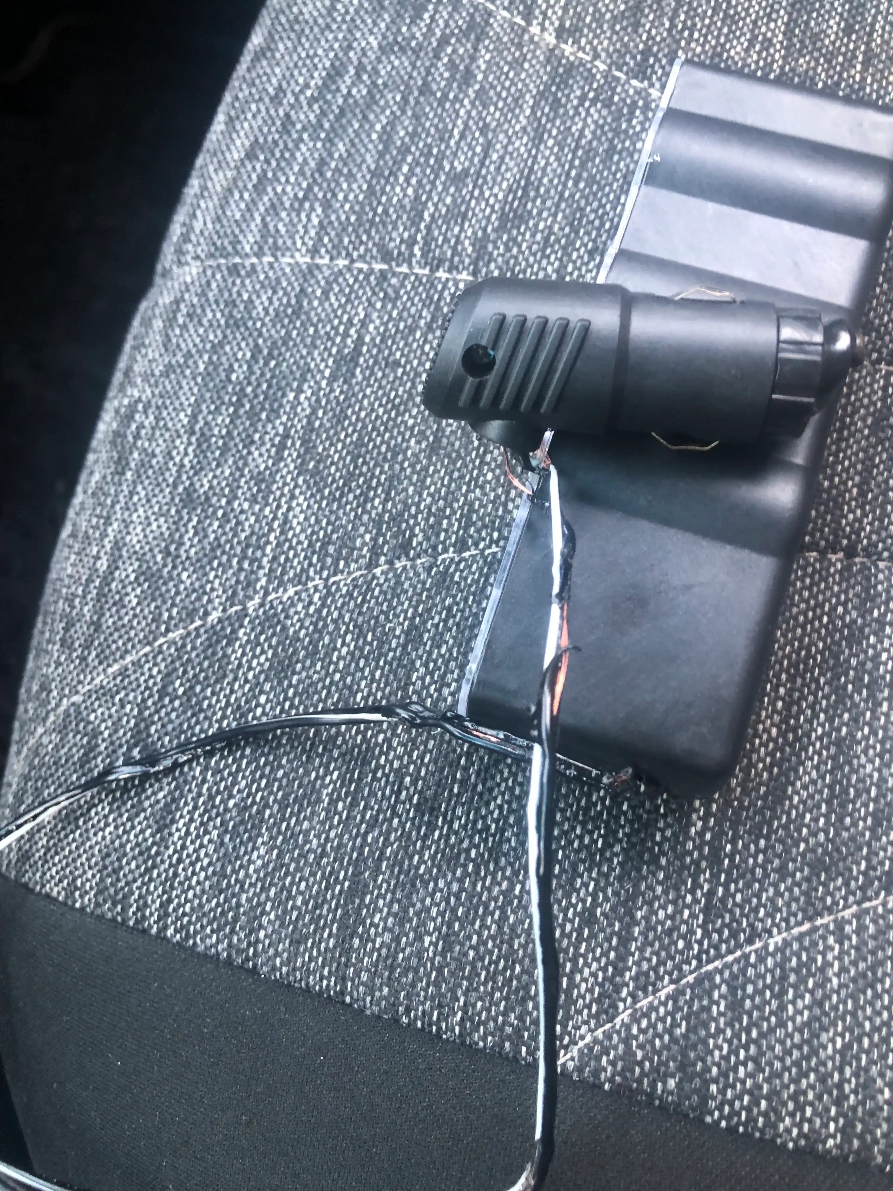 Тройник разветвитель прикуривателя c 3 гнездами и с USB, автозарядка