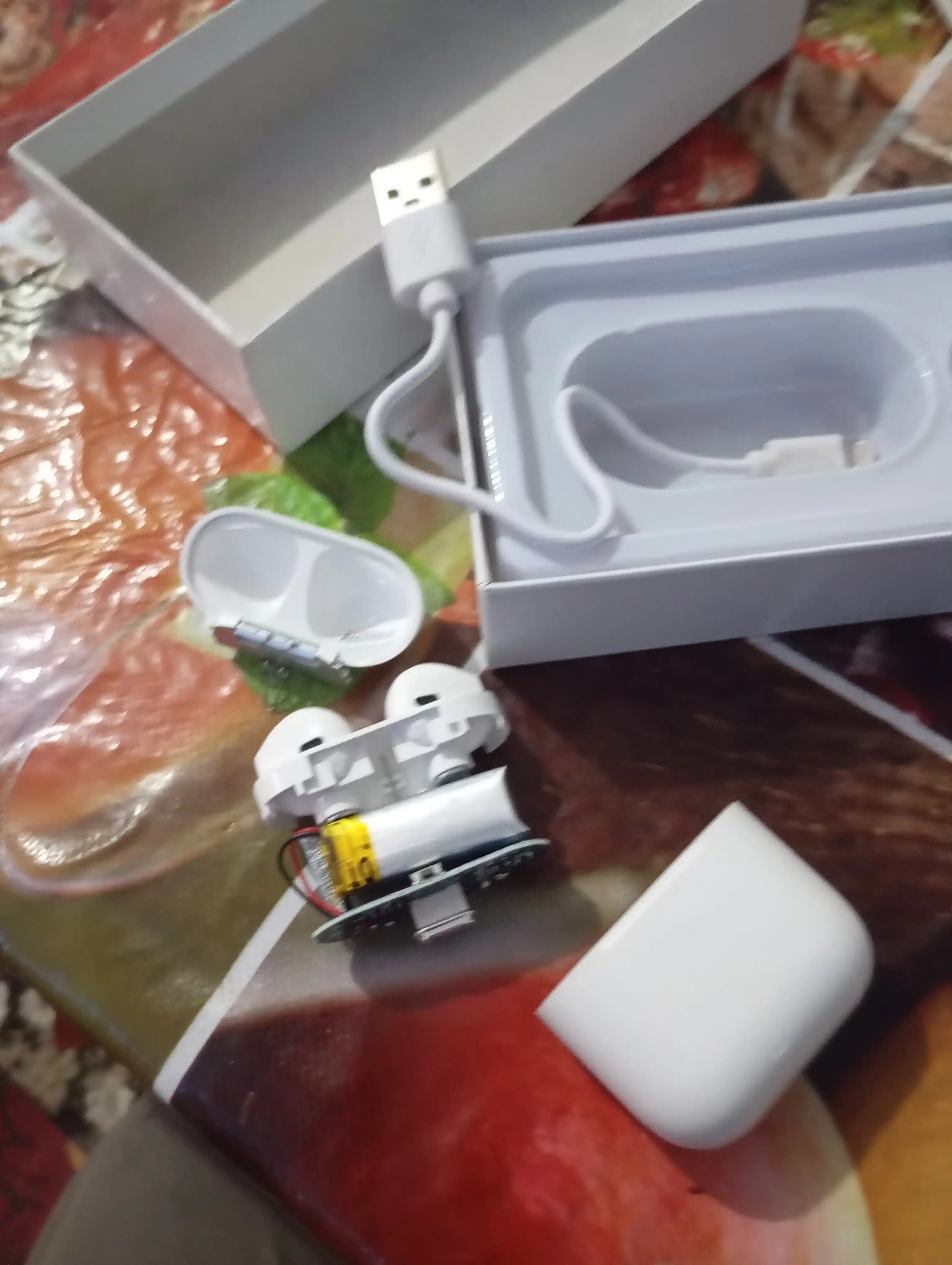 Simsiz quloqchinlar Pro 5 iPhone, Android uchun