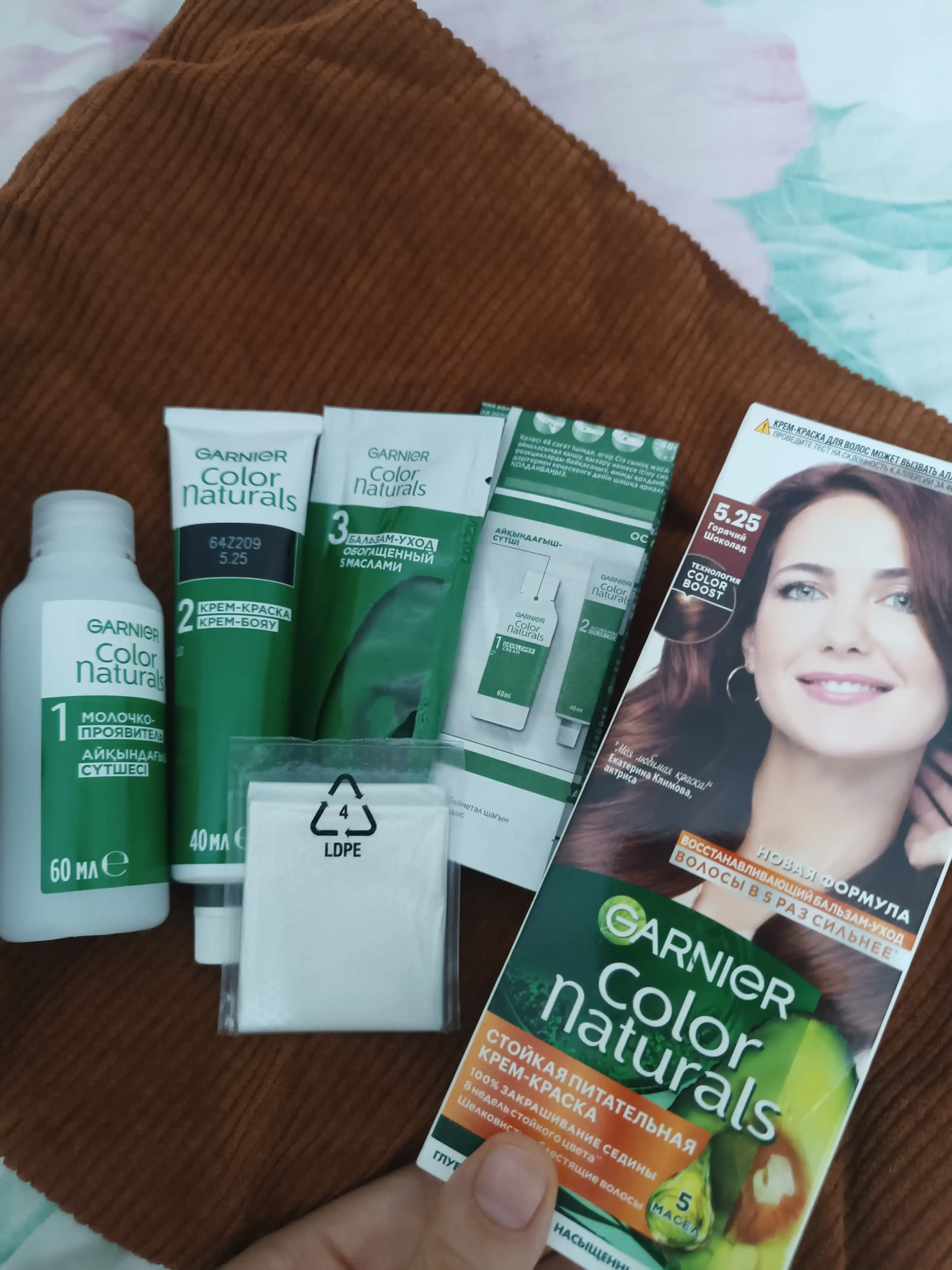 Sochlar uchun bo'yoq Garnier Color Naturals, ton 5.25 issiq shokolad, 110 ml