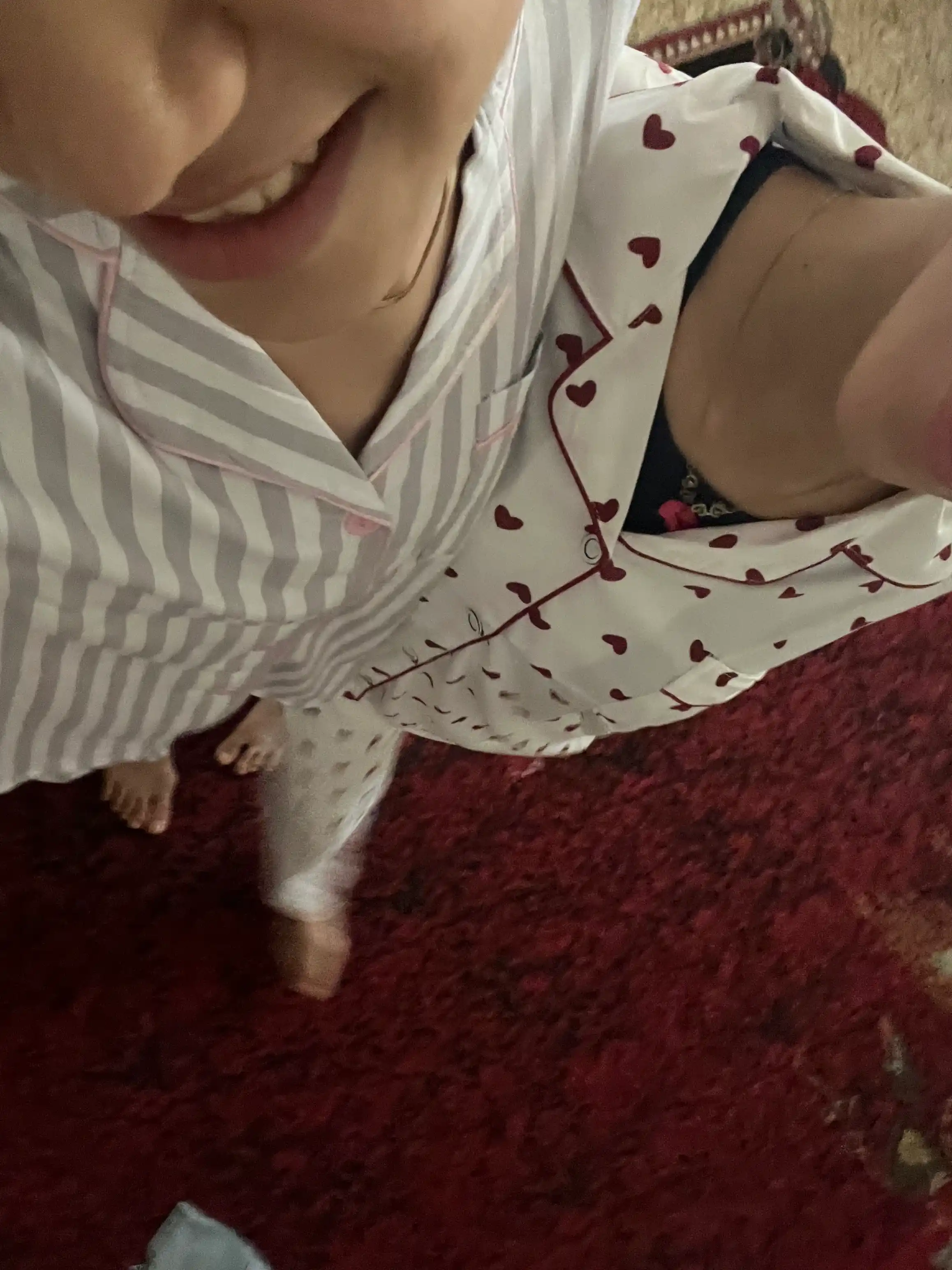 Shim, shortik va ko'ylak bilan Flora pijamasi