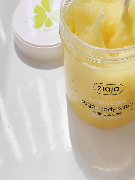 Скраб для тела Ziaja Lemon Cake сахарный, с маслом ши, аромат лимонного торта, 300 мл