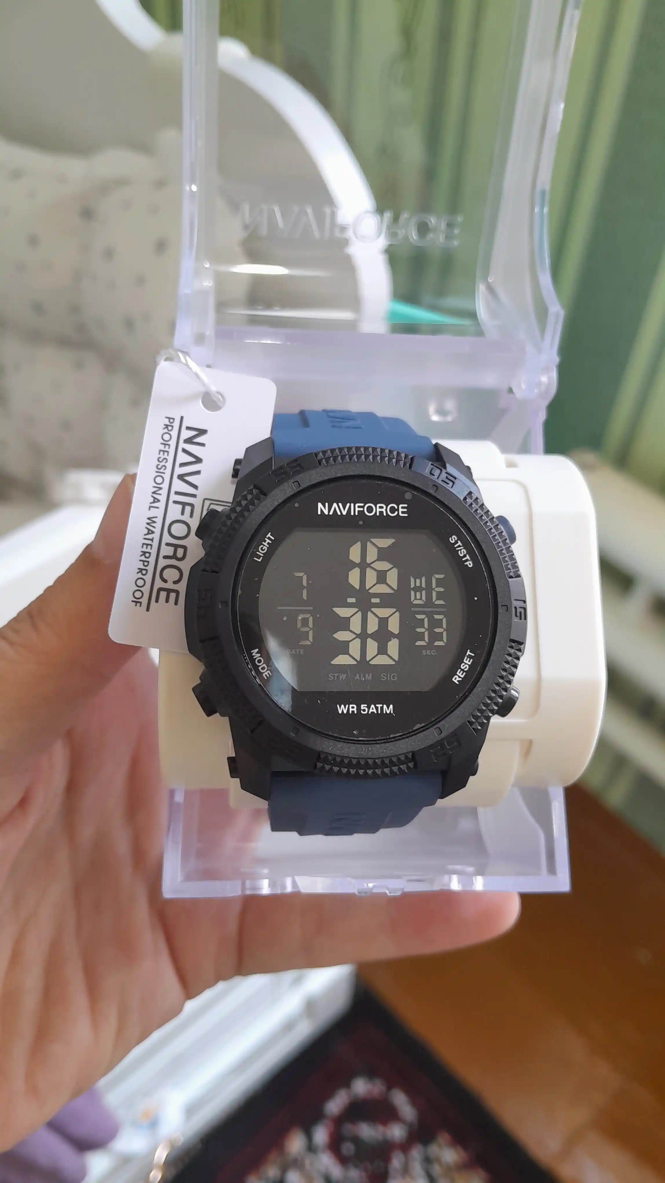 Часы наручные электронные Naviforce 7104