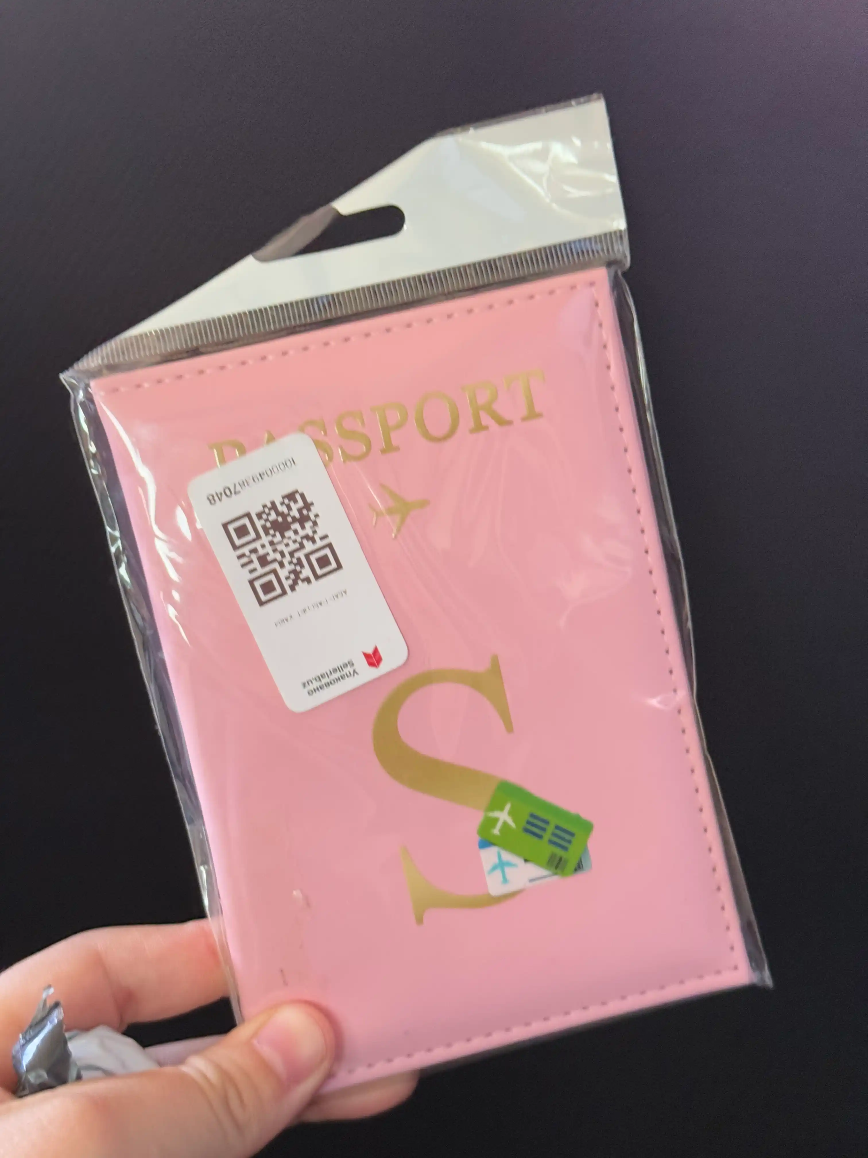 Xorijiy pasport uchun g'ilof, ismingizning bosh harfi bilan bezatilgan noyob muqova