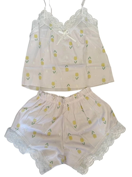 Ayollar uchun pijama to'plami, top va shorti