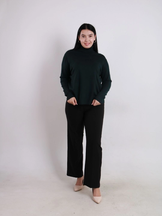 Ayollar uchun rangli golf yoqali uzun yengli sviter