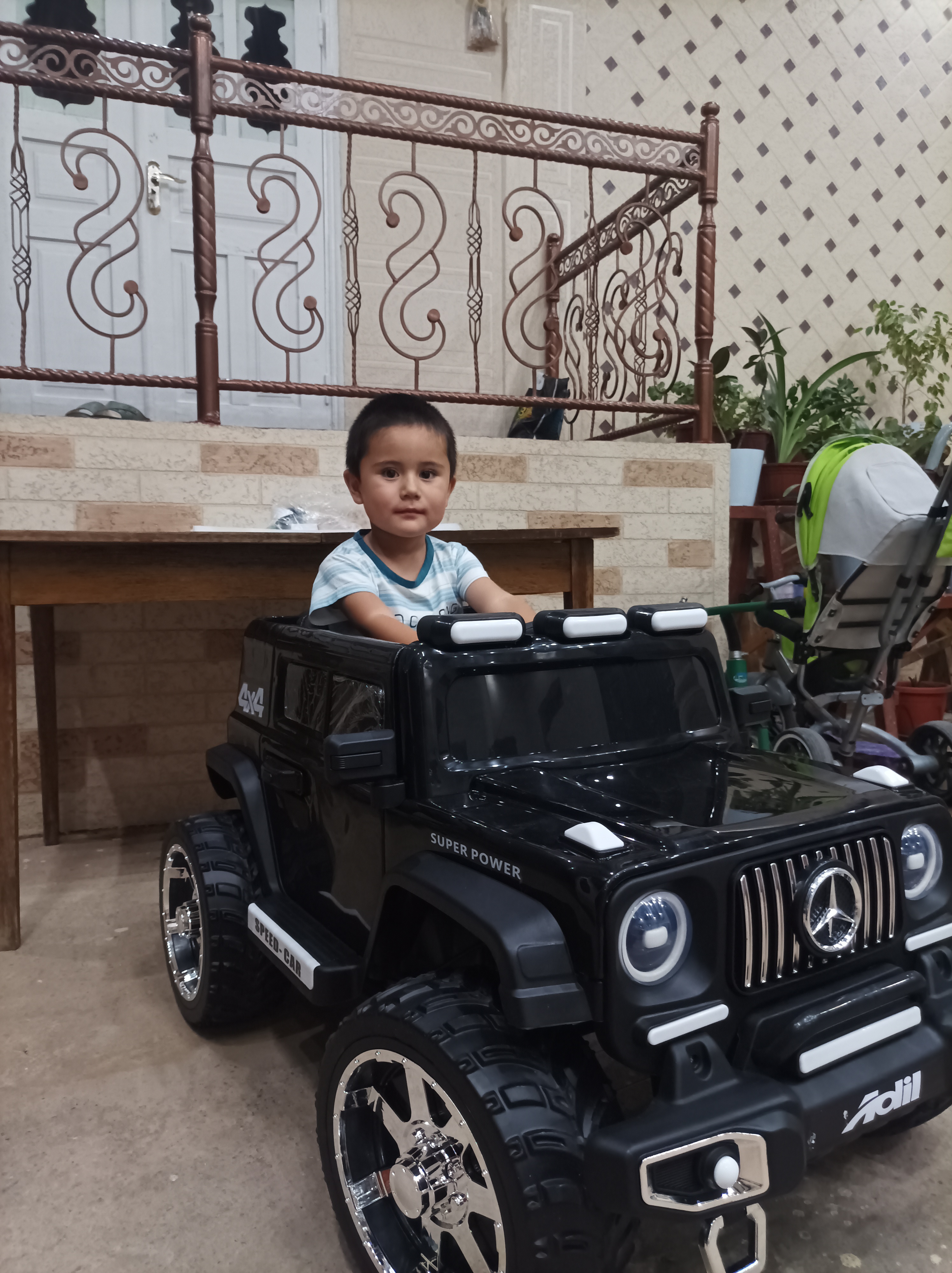 Bolalar uchun mashina elektromobil Mercedec Benz G63 AMG, akkumulyatorli