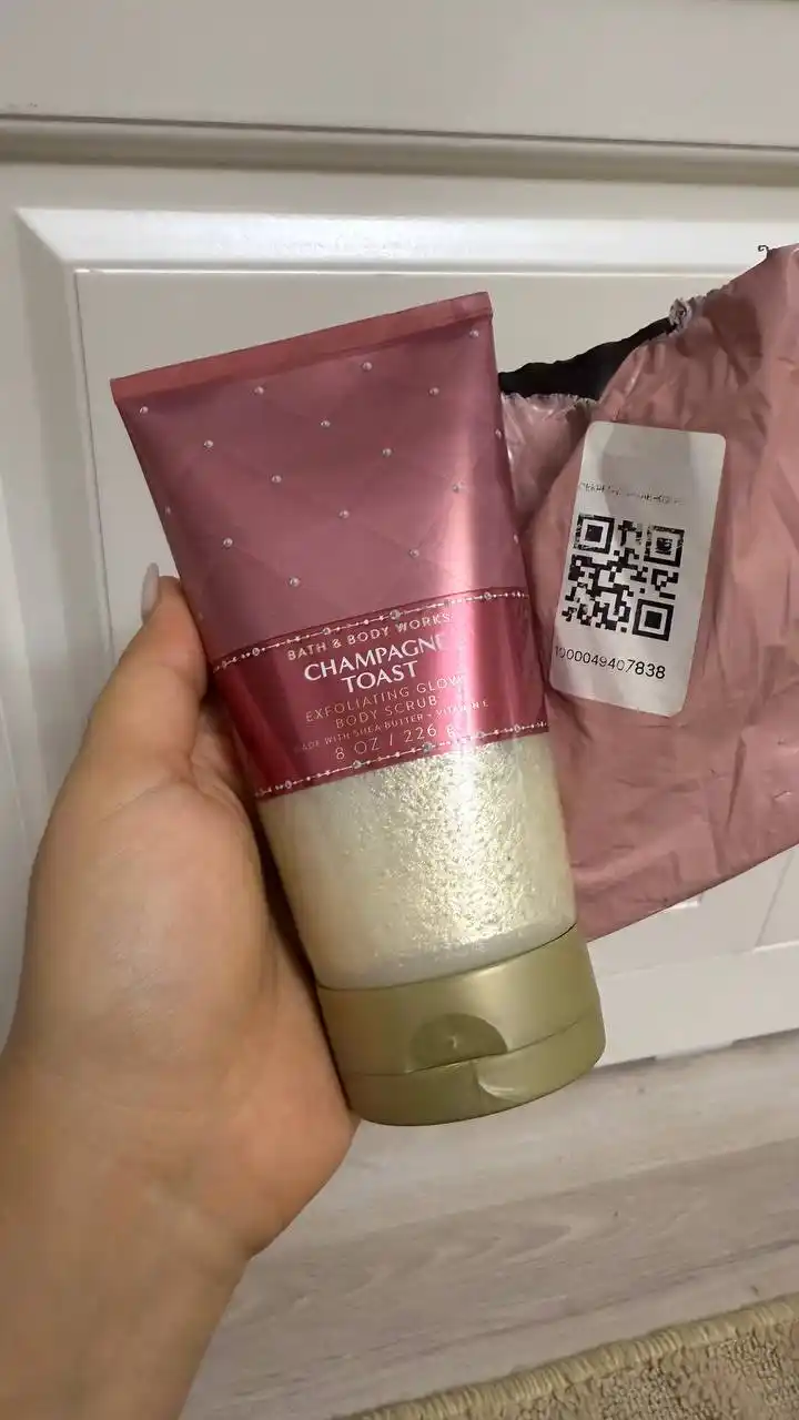 Bath and Body Works отшелушивающий кремовый скраб для тела