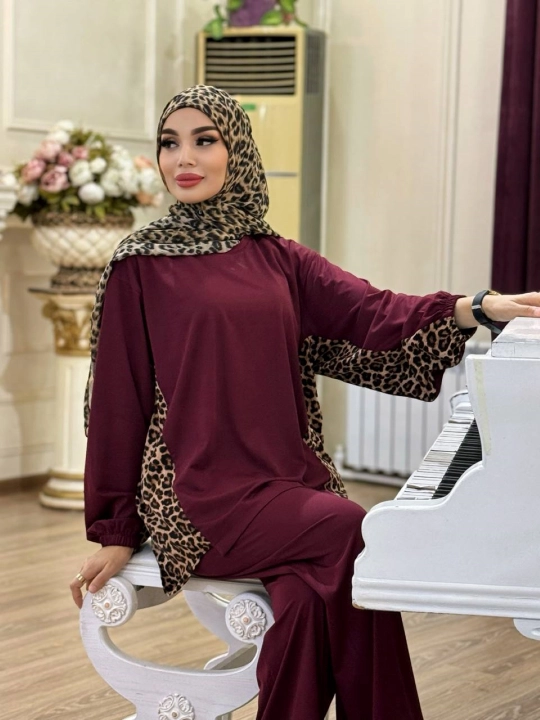 Ayollar kostyumi, ikkilik, katta o‘lchamli, yumaloq yoqa, NORA