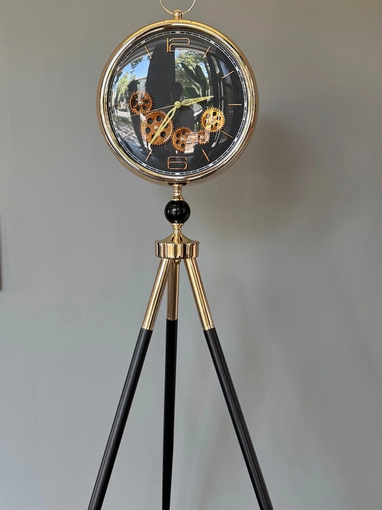 "Royal Tripod" dizayner uch oyoqli soat – uslubli interyer uchun
