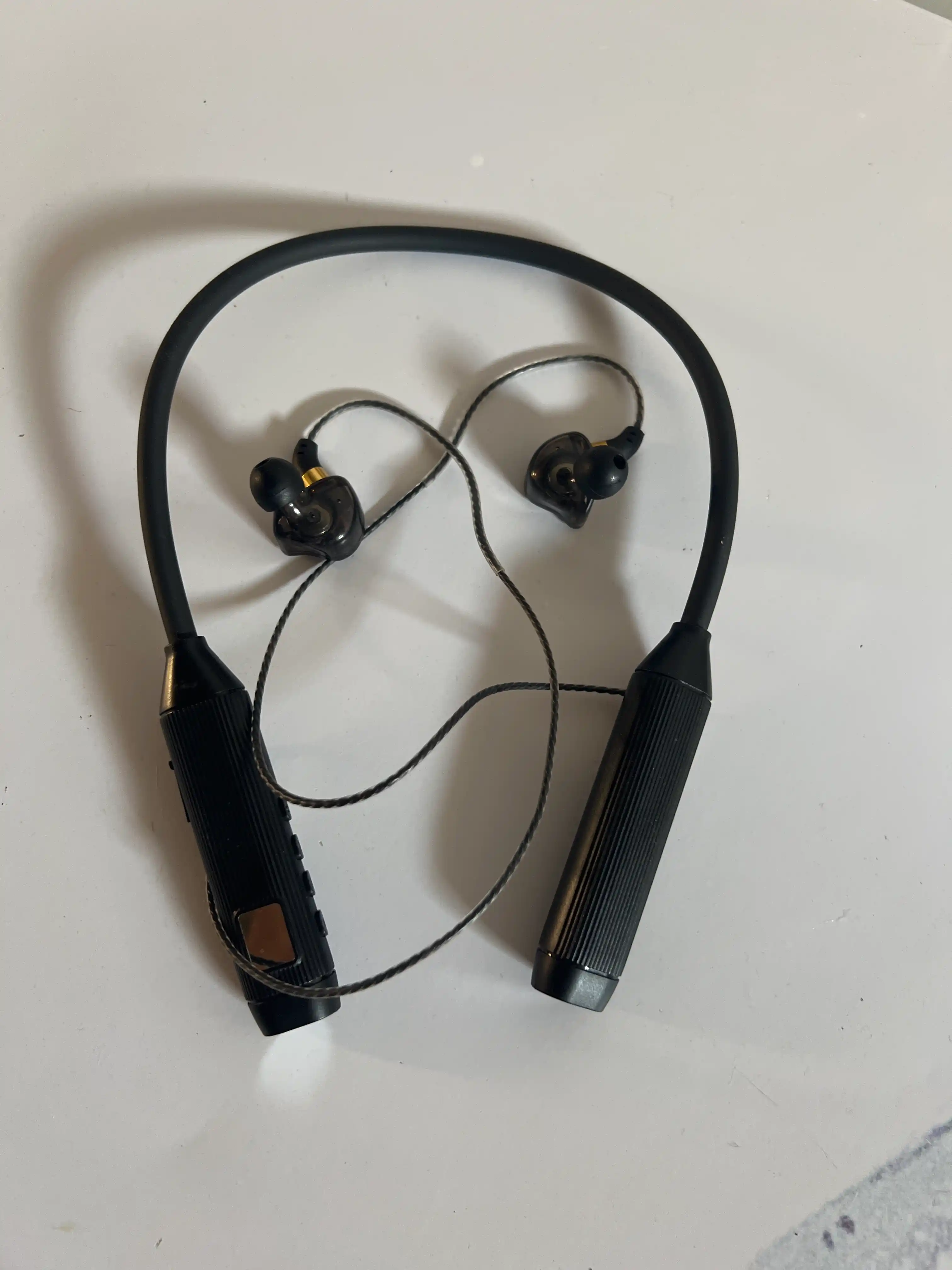 Simsiz sport minigarnituralari, bo'yin jantali, raqamli displey, Bluetooth BT-107, magnit