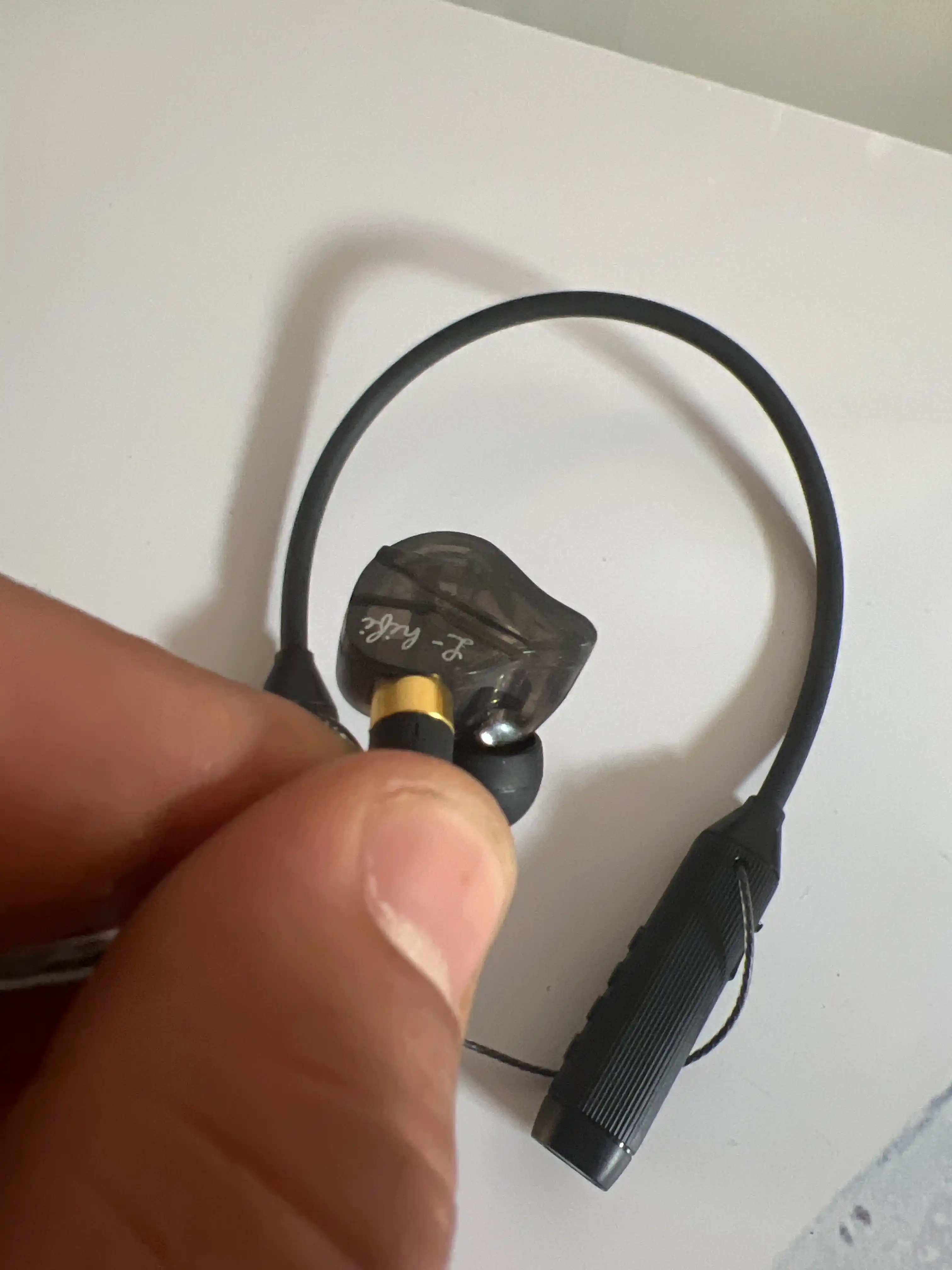 Simsiz sport minigarnituralari, bo'yin jantali, raqamli displey, Bluetooth BT-107, magnit