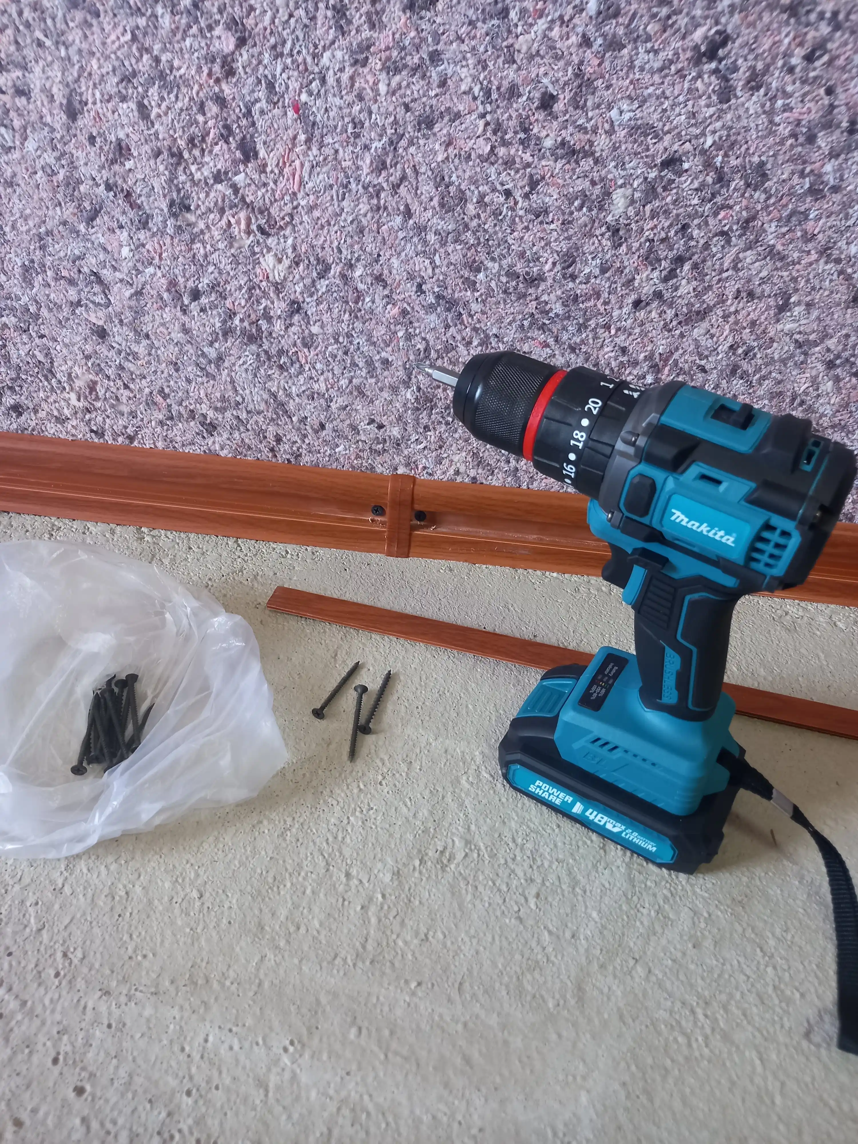 Professional shurupovert Makita, chotkasiz motor, akkumulyatorli,2 dona