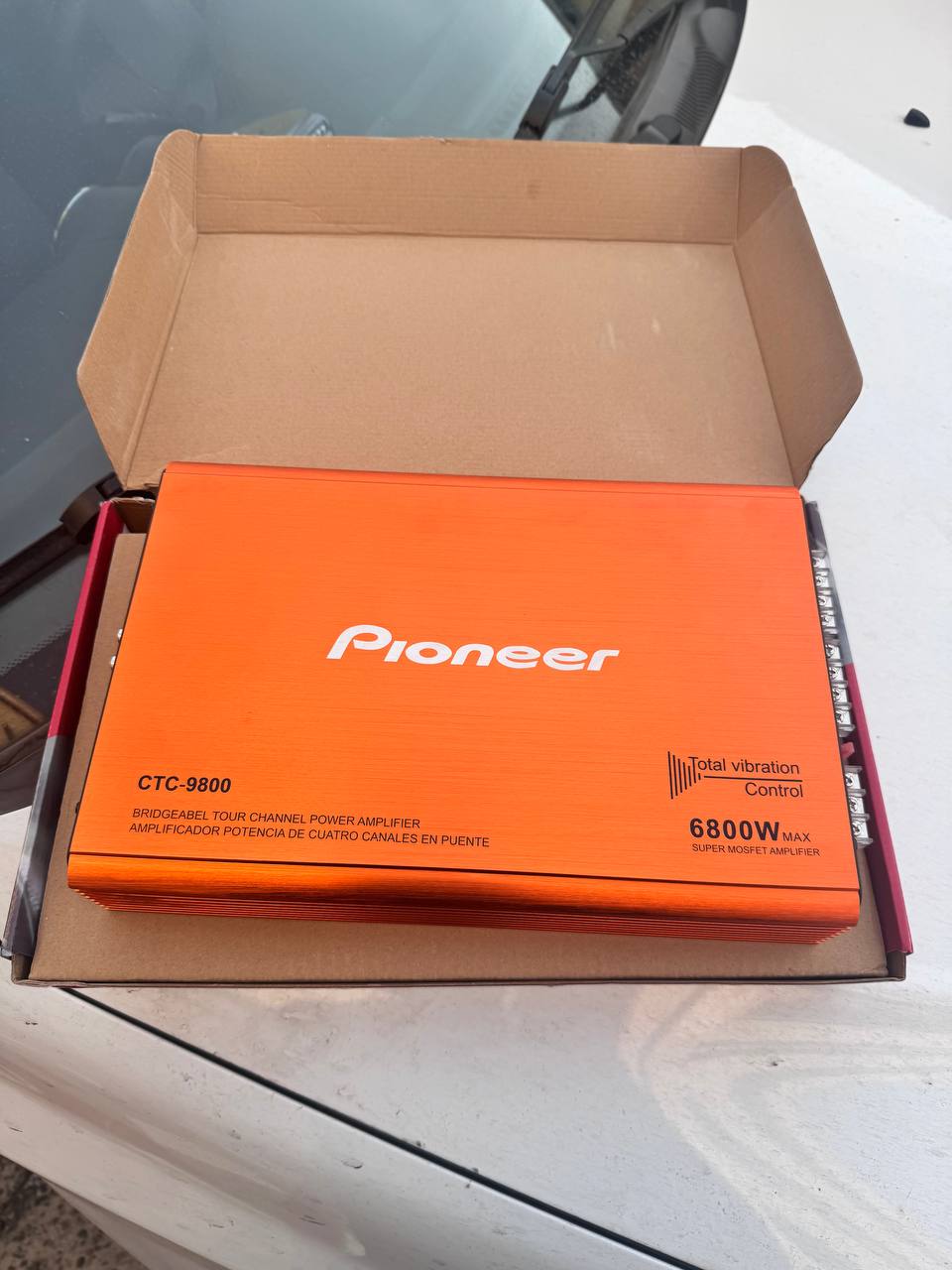 Pioneer Усилитель звука для авто 2-4-канальный, 2200-6800 Вт
