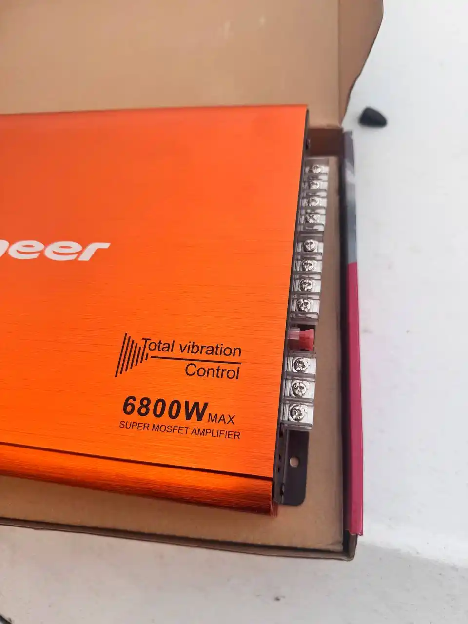Pioneer Усилитель звука для авто 2-4-канальный, 2200-6800 Вт