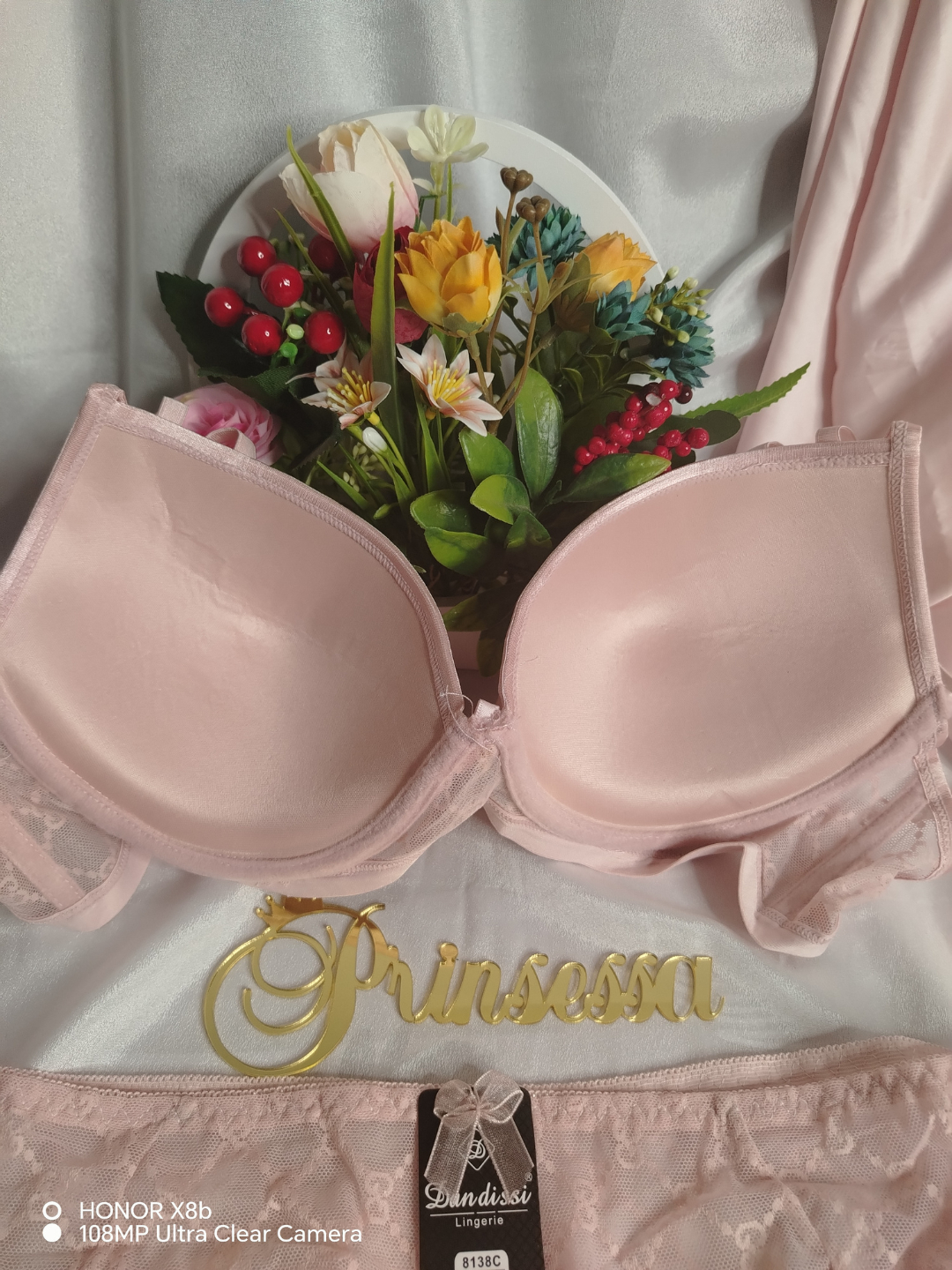 Video jinsiy aloqa katta seductress va kichik bir Lipgart Andrey Aleksandrovich