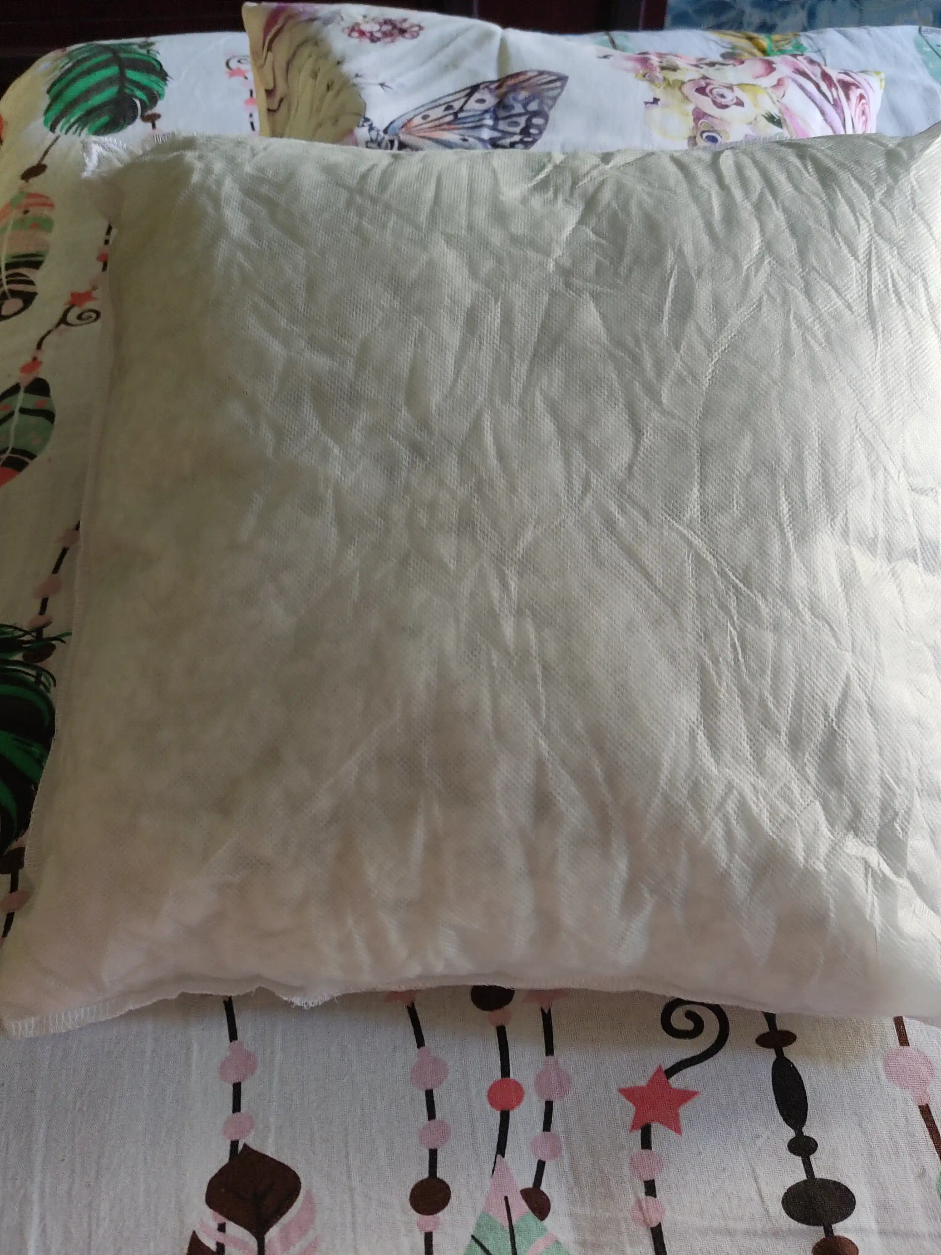 Ichki yostiq Lumi Kerna, yostiq qoplami uchun, g'ilof spandbond, to‘ld. hollofiber, 1 dona