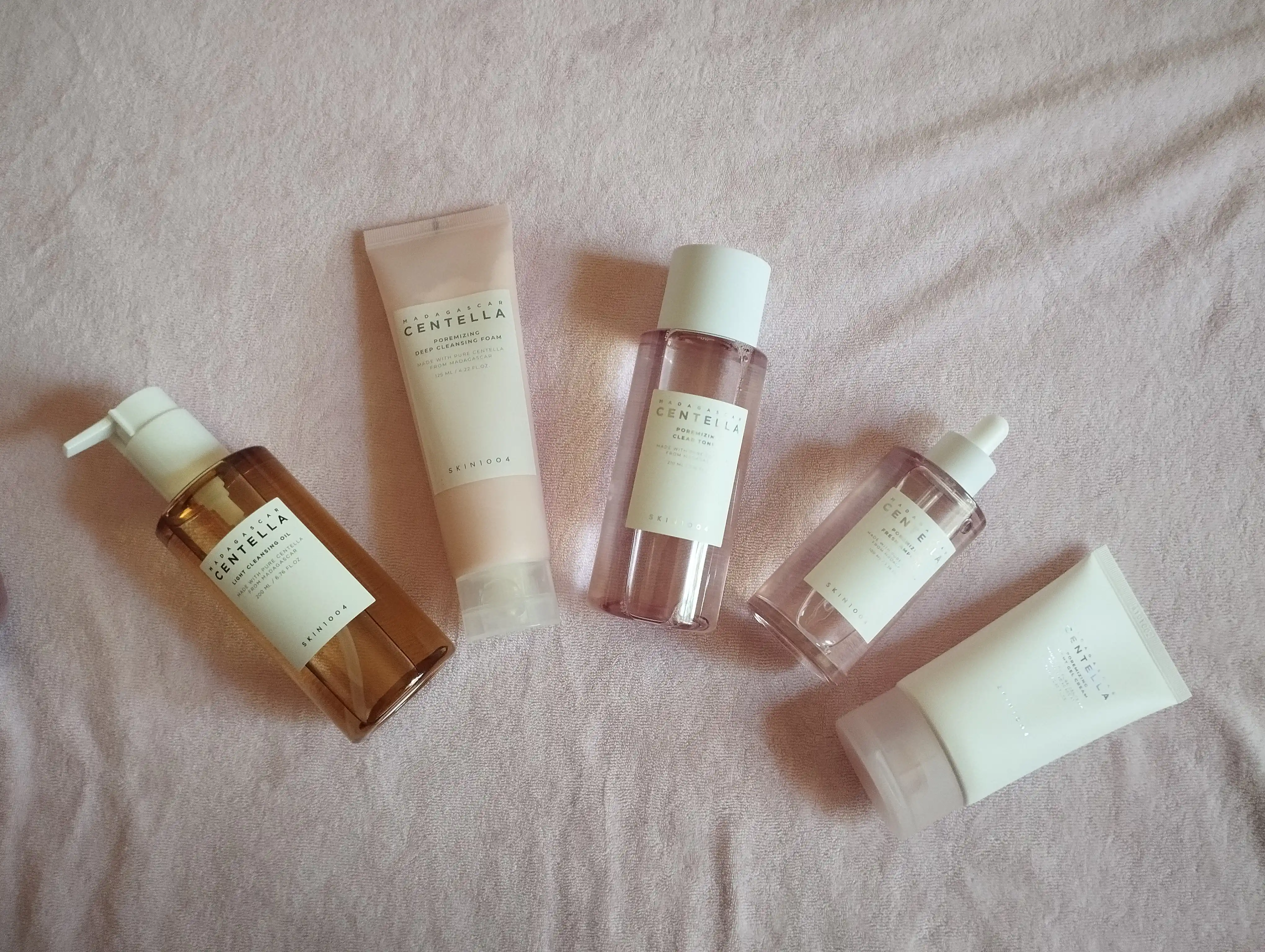 Глубоко очищающая пенка для сужения пор SKIN1004 Poremizing Deep Cleansing Foam, 125 мл