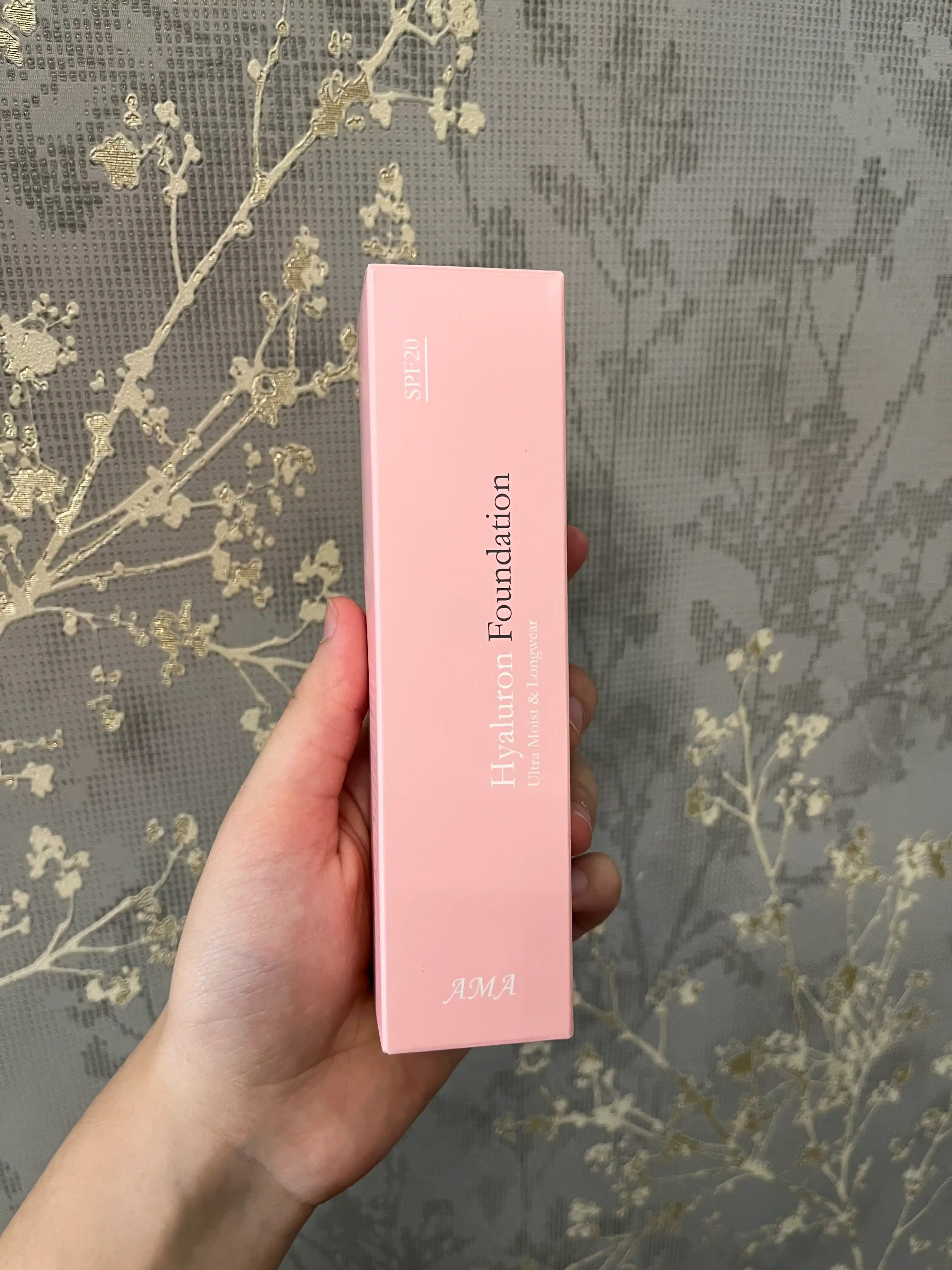 Tonal kremi AMA Hyaluron Foundation