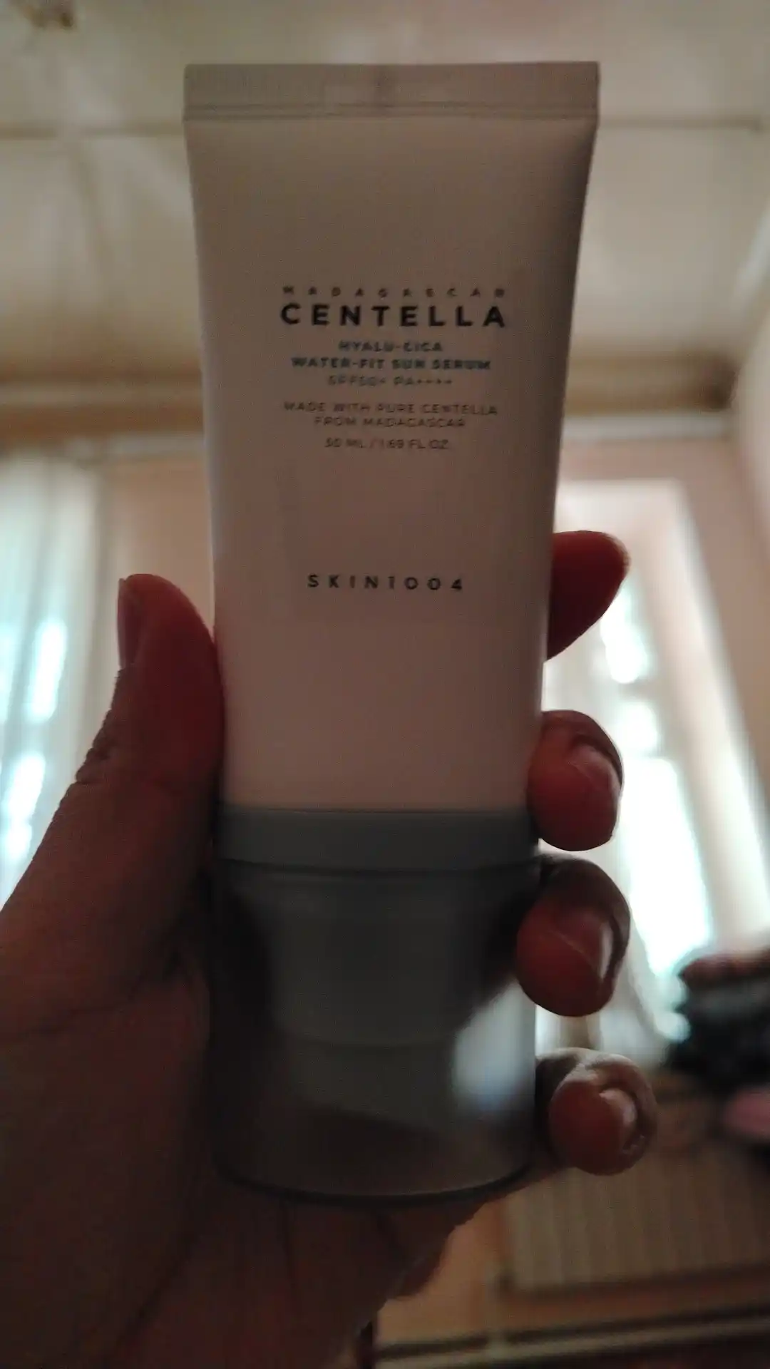 Quyoshdan krem SKIN1004 Madagascar Centella Hyalu-Cica Water-Fit SPF50/PA++++, 50 ml
