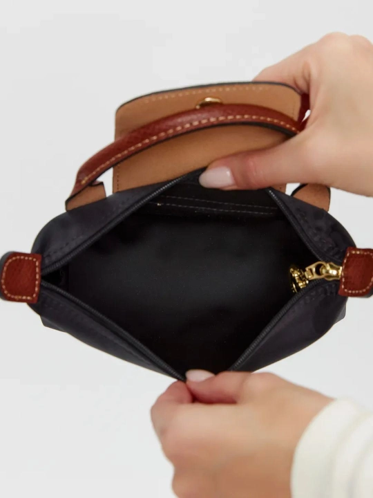 Ayollar sumkasi, mini Longchamp Le Pliage uslubida, yelkadan o‘tkazilgan ixcham