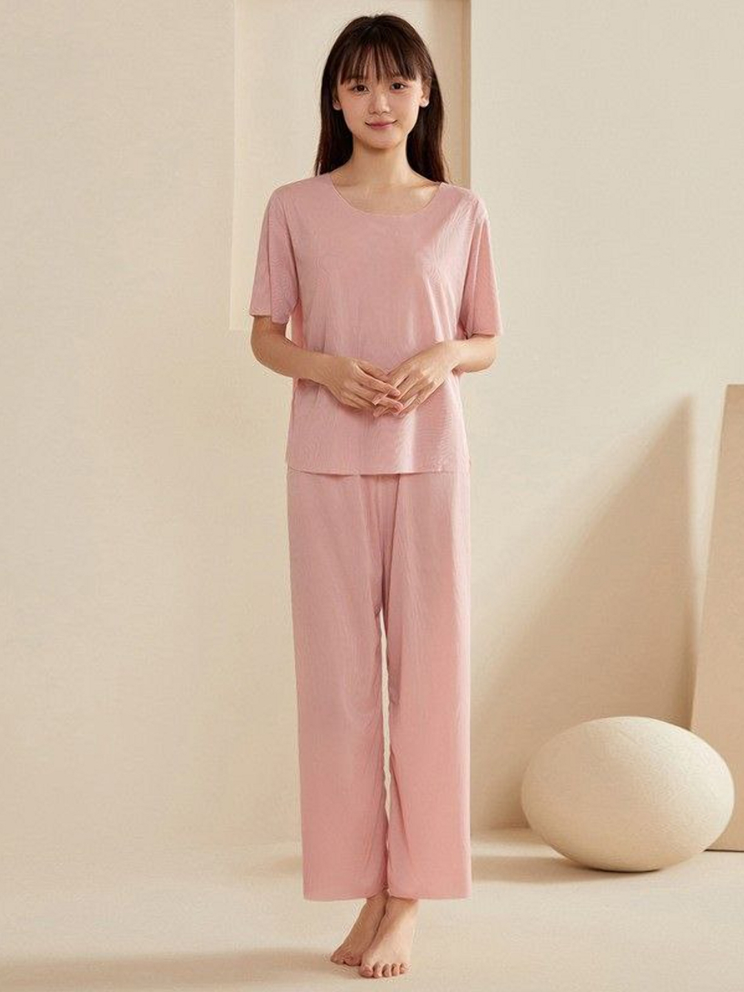 Lera Kudryavtseva bilan porno video Jerks off va erkakning eshagini yalaydi