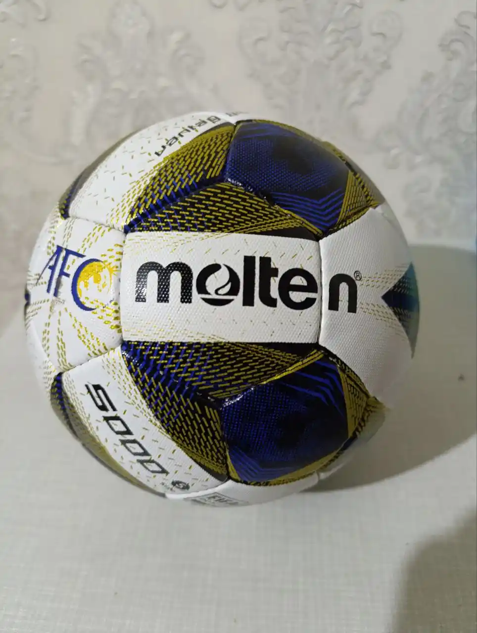 Futbol to'pi Molten F5A5000-AC, o'lcham 5