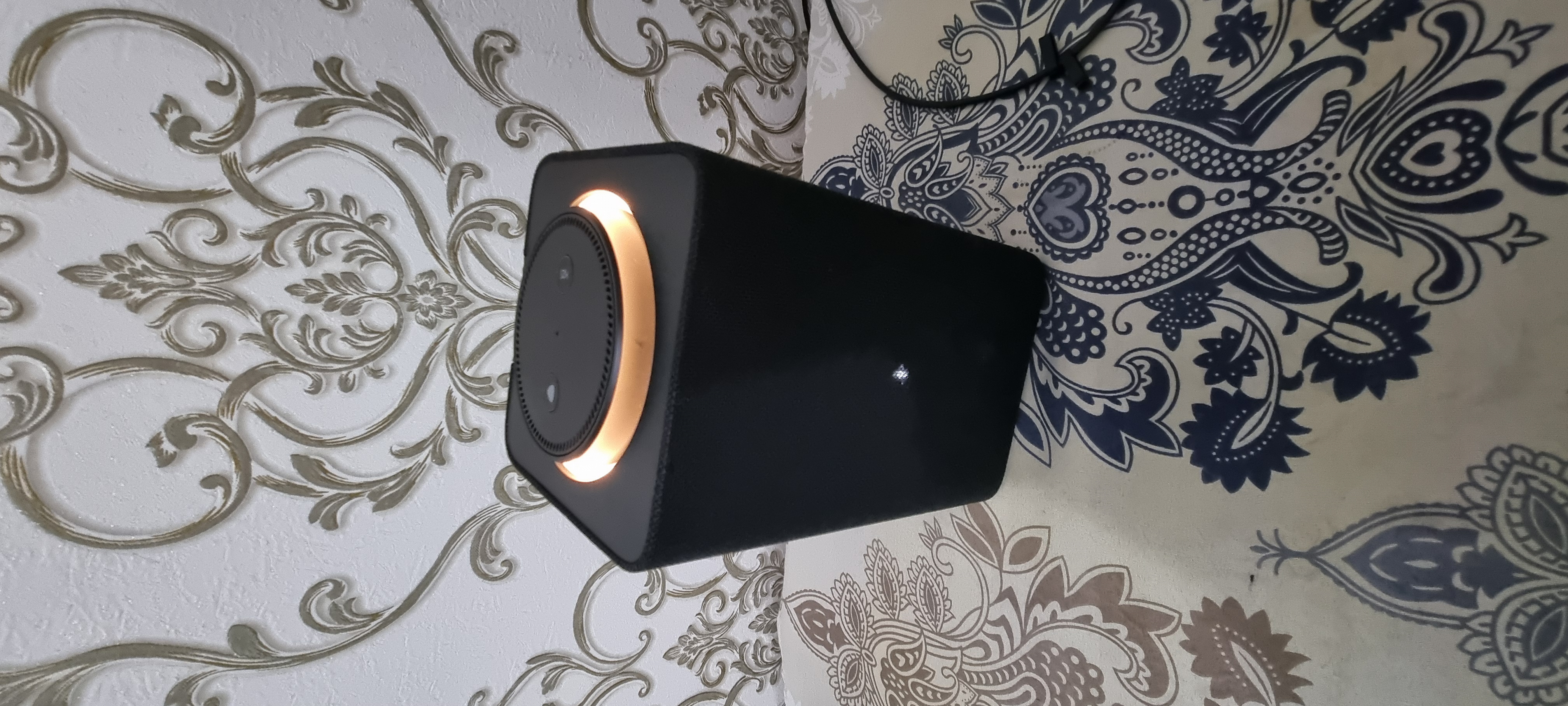 Yandeks Stansiya Maks — aqlli kolonka Alisa, YandexGPT, Zigbee va o‘zbek tili bilan, 65 Vt