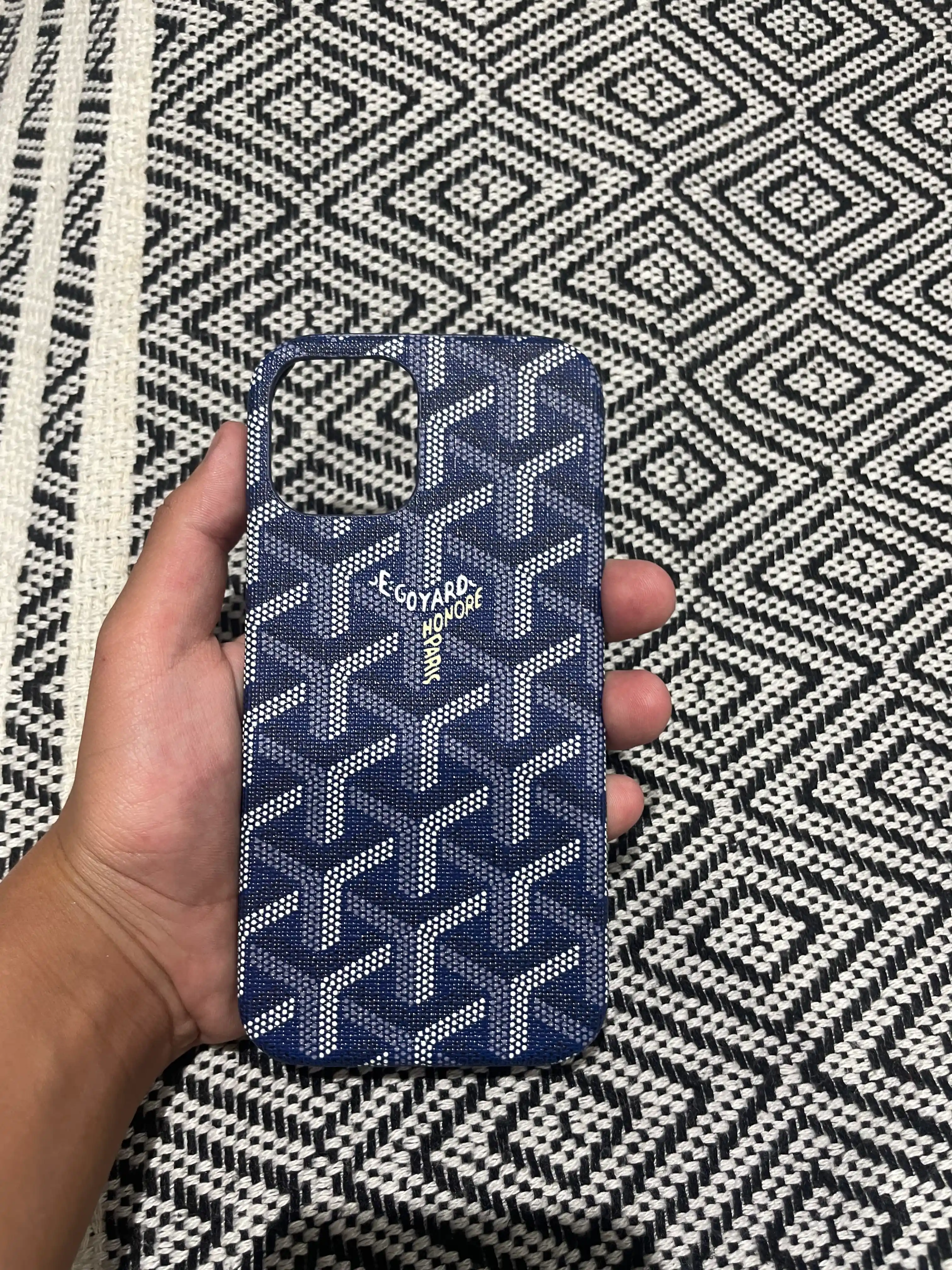 Чехол для iPhone с текстурой Goyard