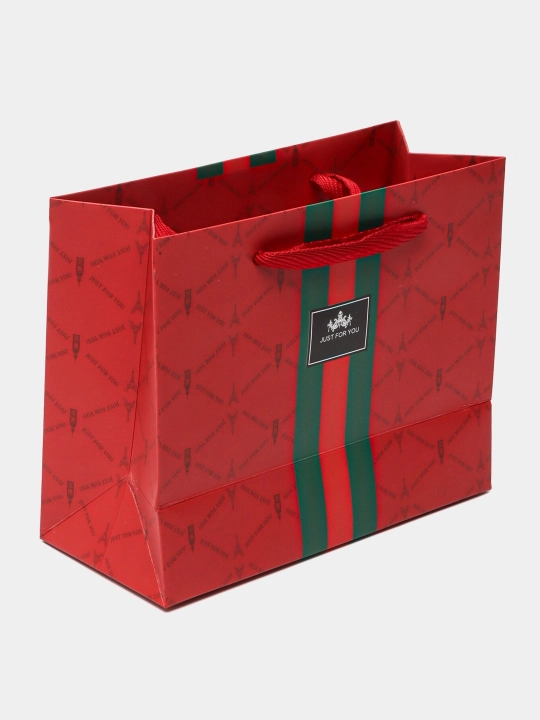 Sovg'a paketlari qalin karton 23x18 sm, mustahkam va qulay