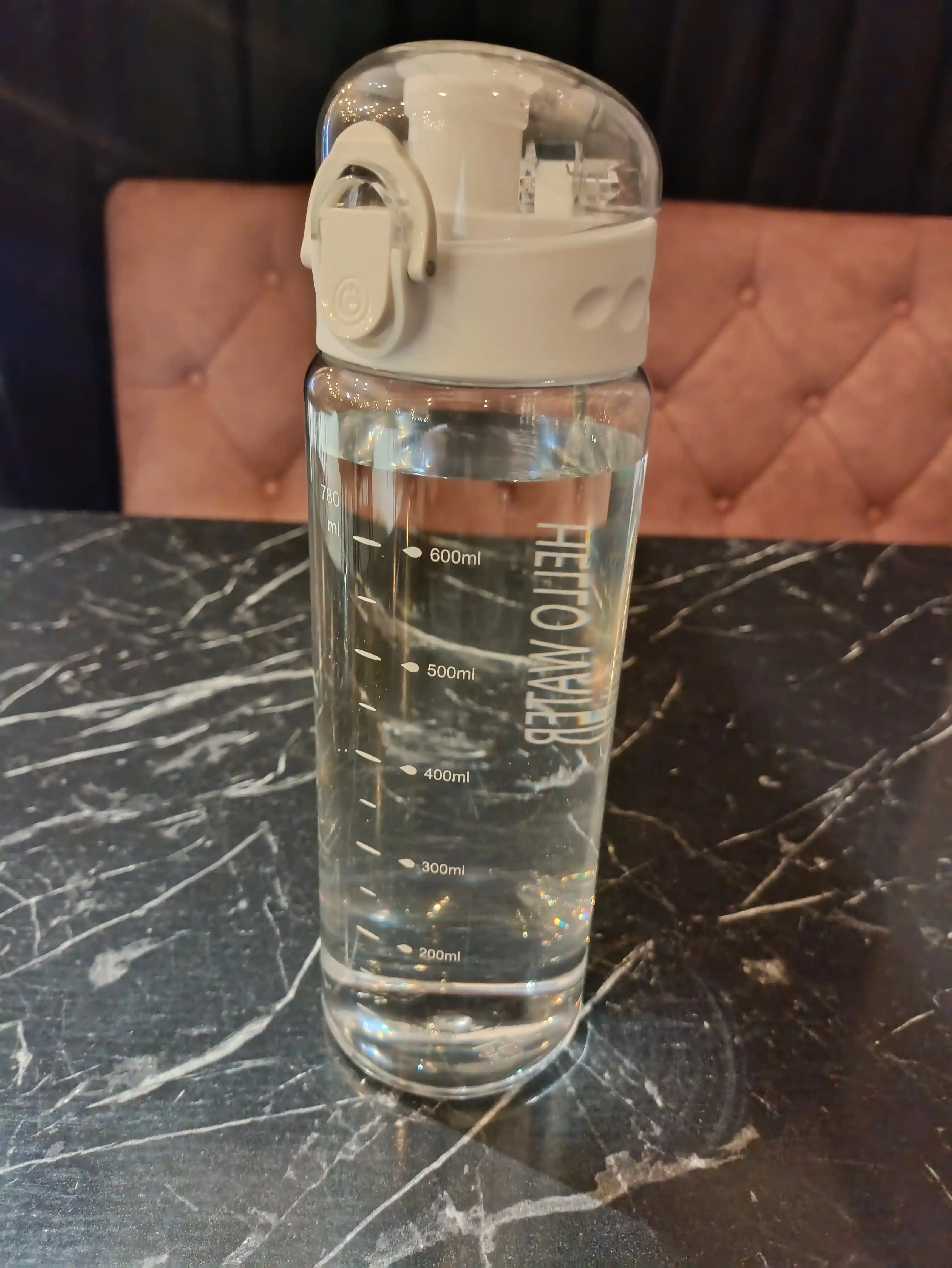Sport suv idishi 780 ml, sheyker sport uchun idish, suv idish sport
