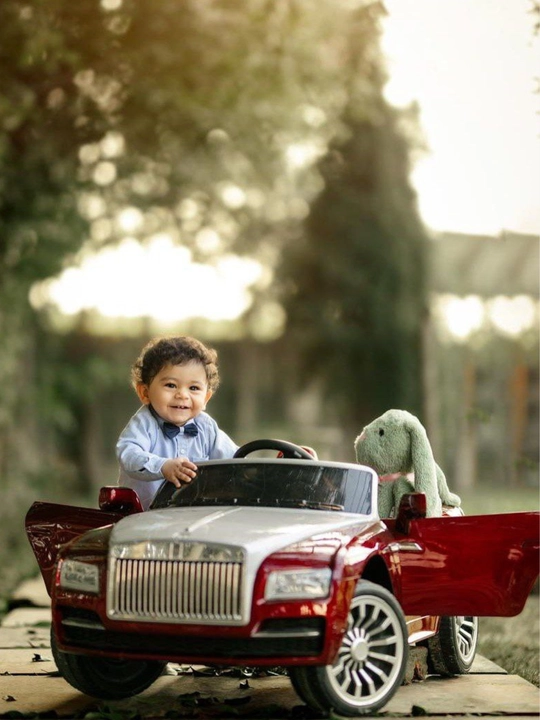 Детская машина Rolls-Royce с двумя сиденьями