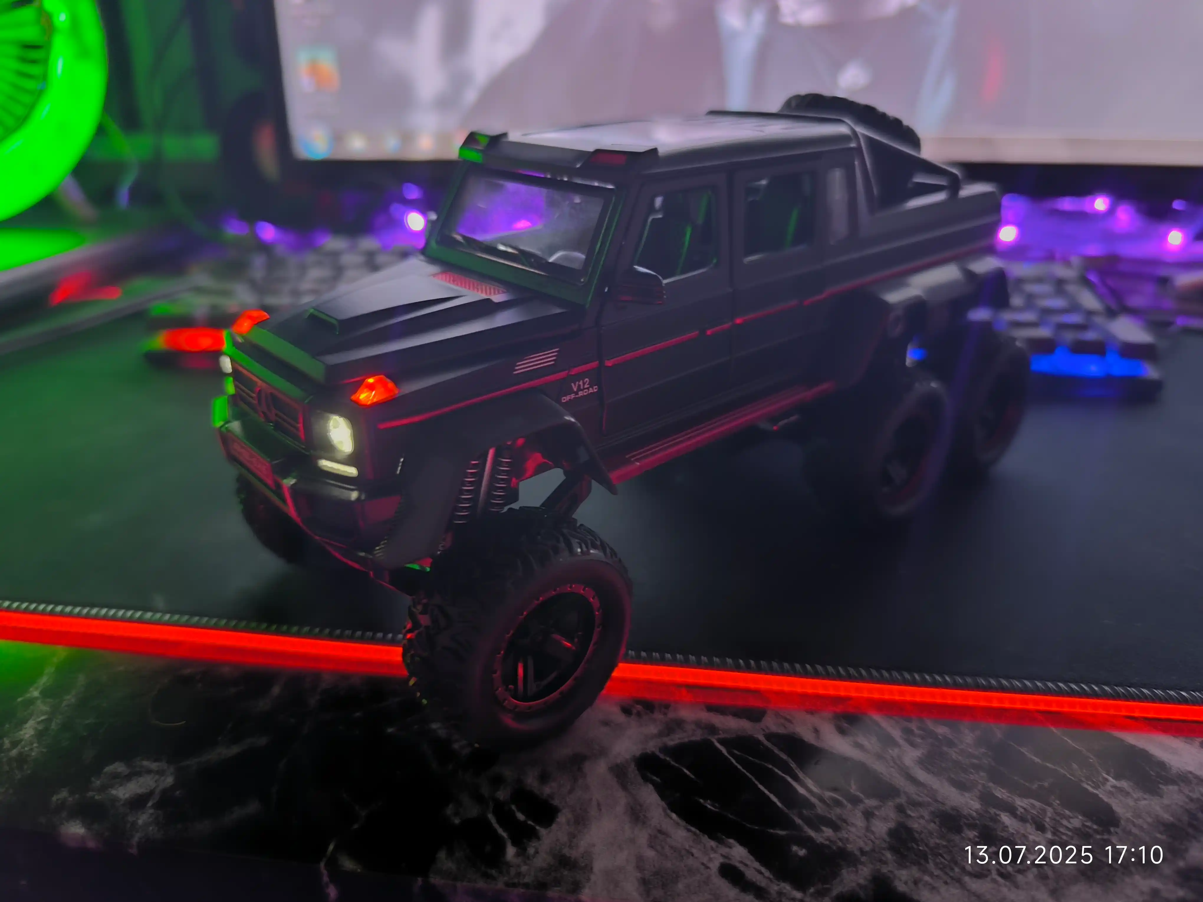 FIDGO avtomobil modeli, Mercedes G63 AMG 6x6