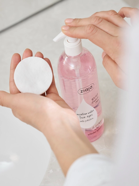 Makiyajni tozalash uchun universal mitsellyar suv — 390 ml