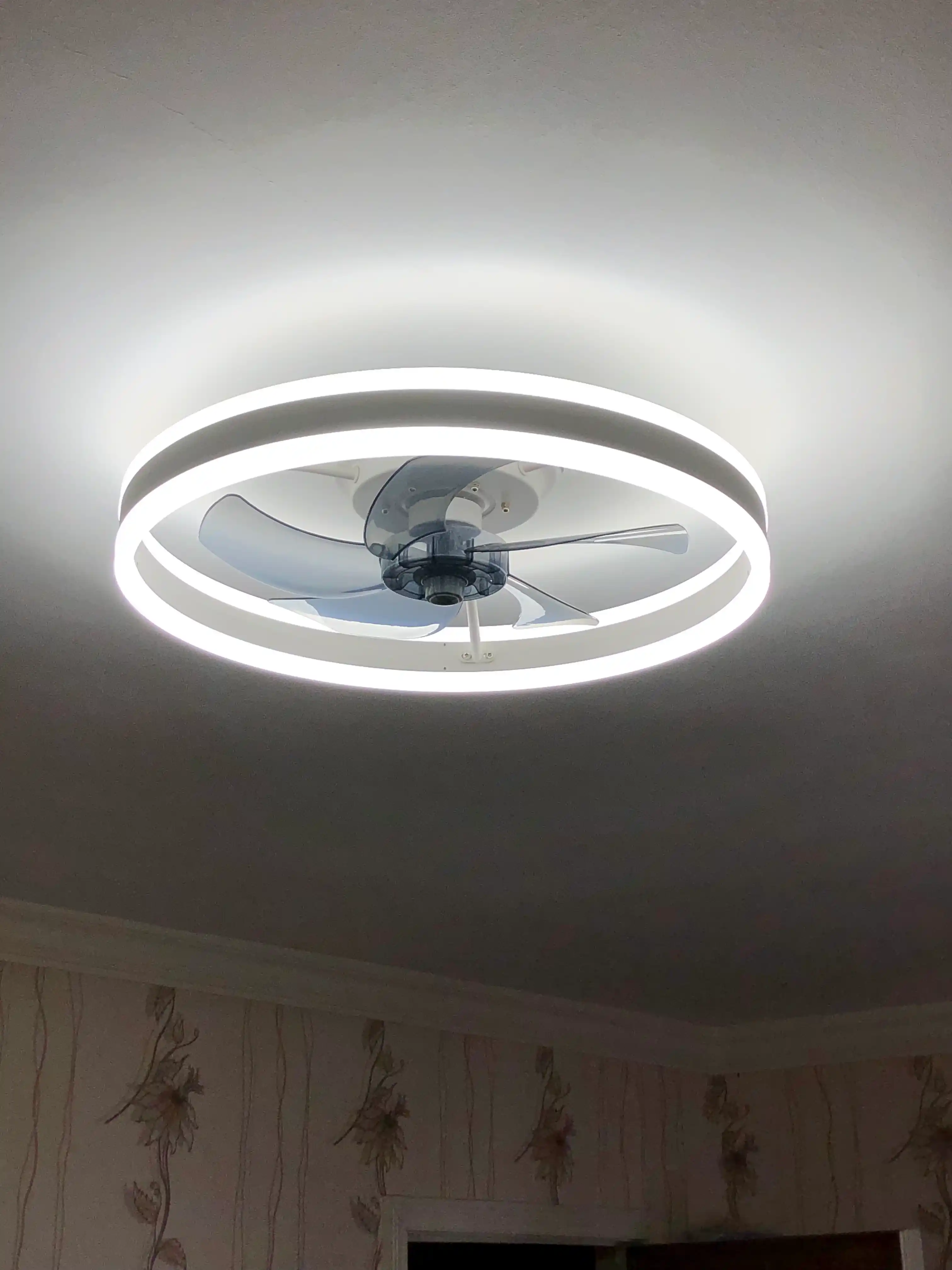 Ventilyator lyustra LED qandil, 6 xil yoritish rejimi, oshxona, zal va yotoqxona uchun mos