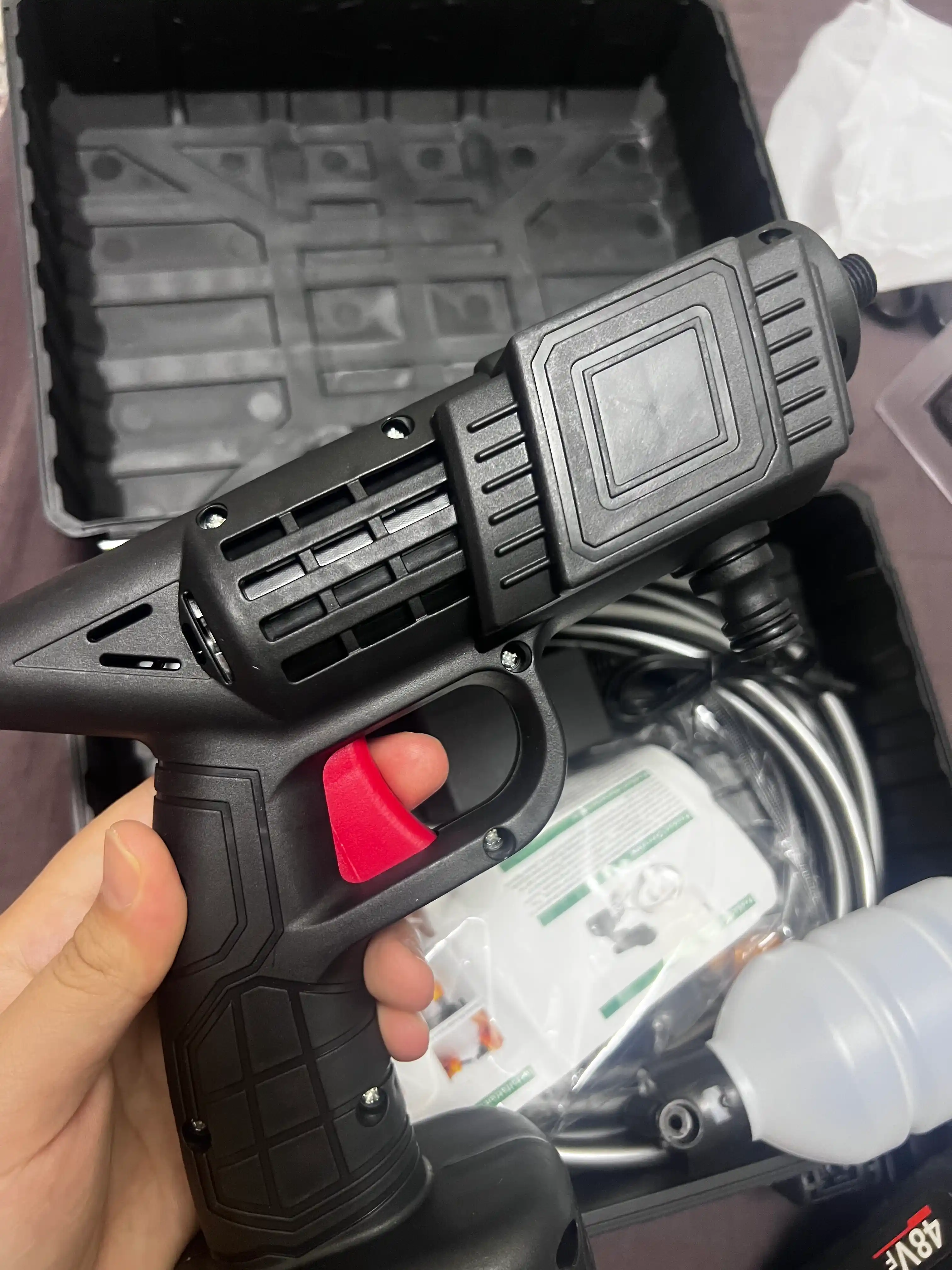 Karcher - 48 akkumulyatorli,portativ avtomobil yuvish moslamasi,avtomobil yuvish moslamasi