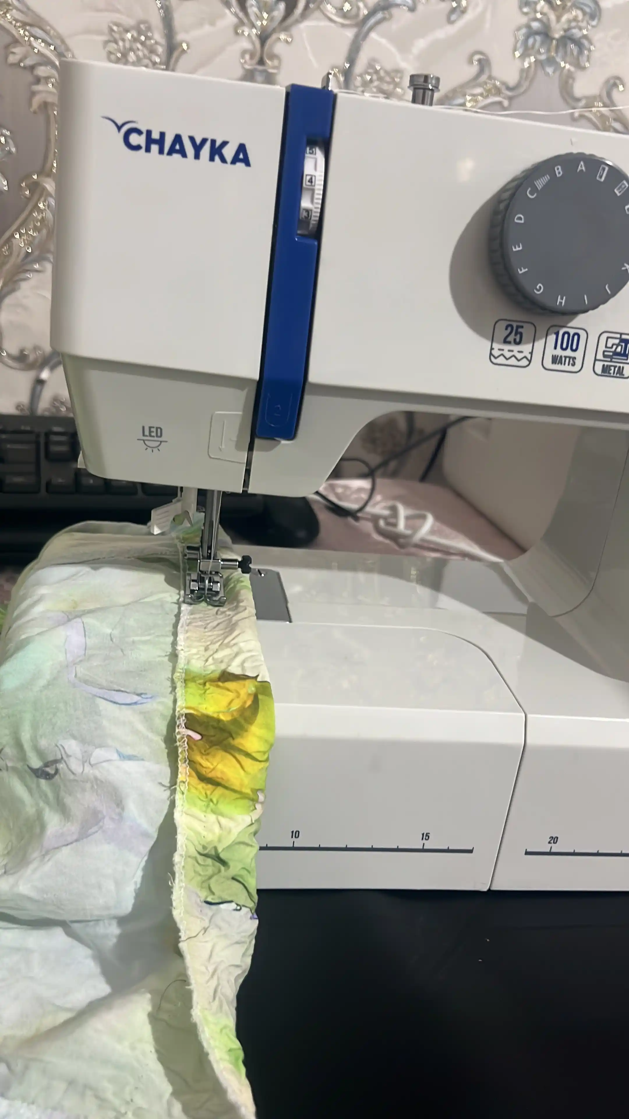 Швейная машина CHAYKA MasterStitch 111, электромеханическая, 100 Вт, 25 операций