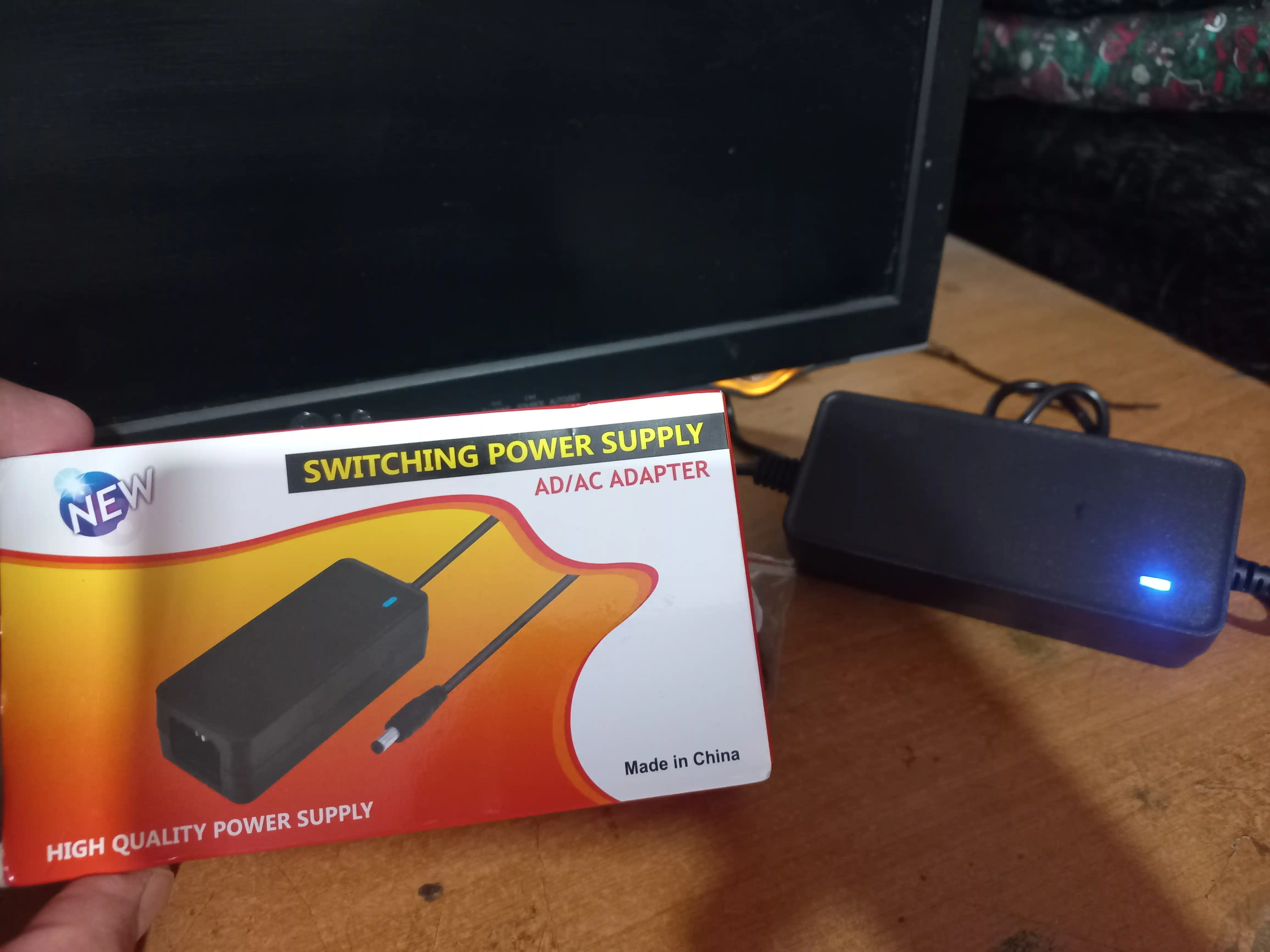 Universal blok pitaniya 12V, 5A, 60W LED, kameralar va routerlar uchun, quvvat bloki