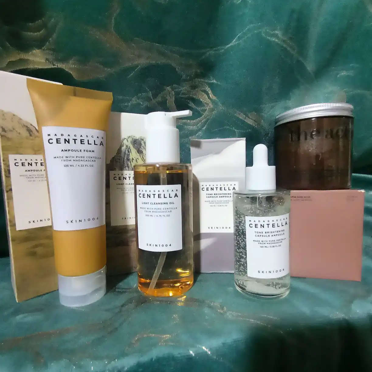 Centella SKIN1004 в ампулах, эффективно борется с прыщами, смягчает кожу, 100 мл