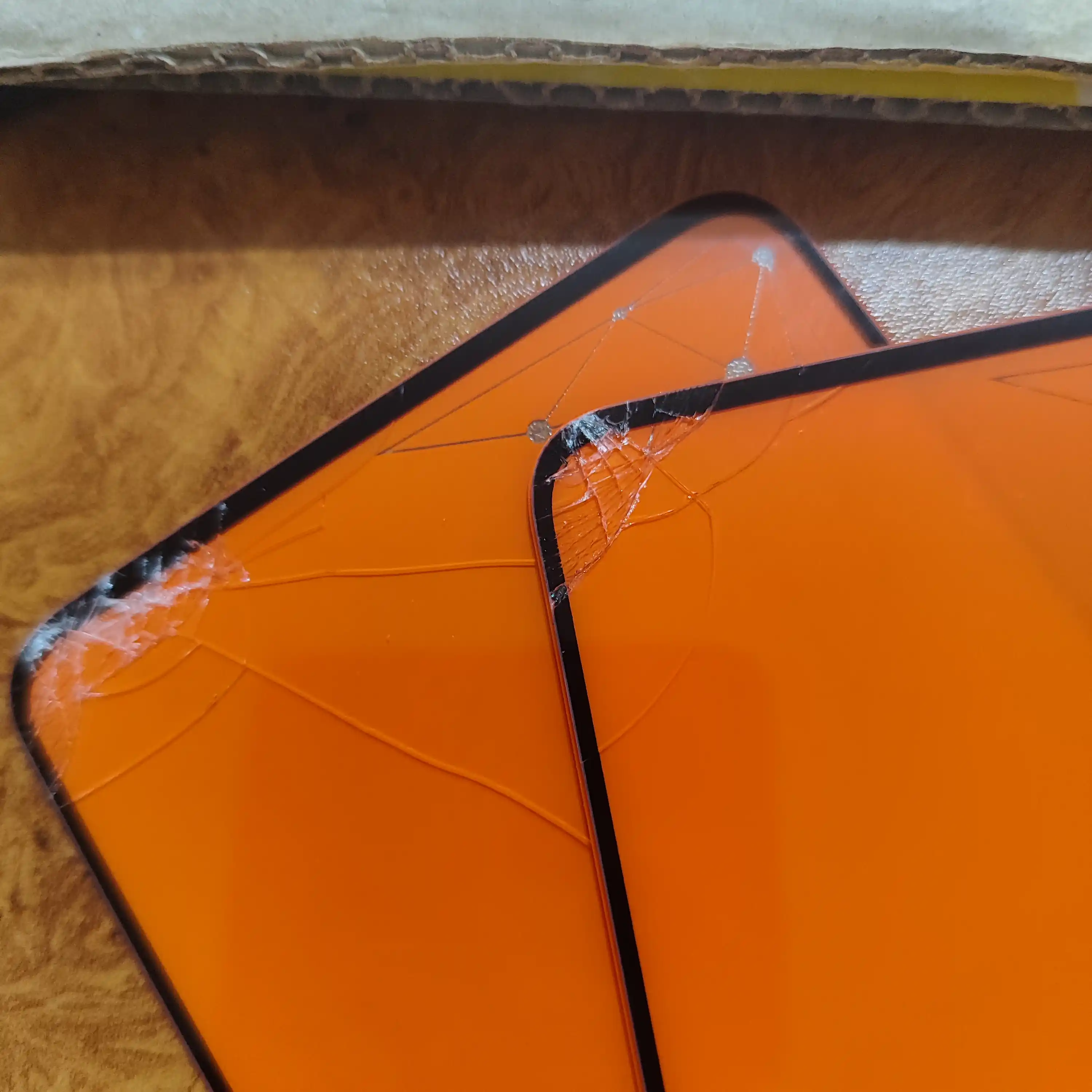 Telfon ekran himoya oynasi  REDMI NOTE hamma modellariga bor