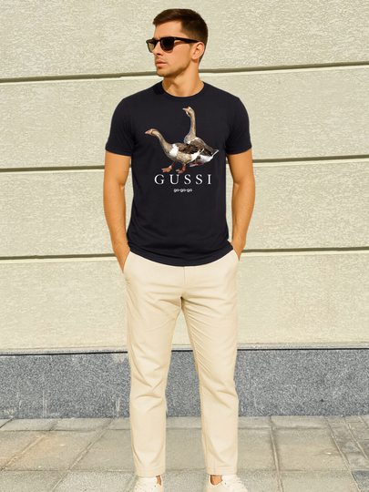 Men erta sikildim Ish suhbati paytida boysunuvchi bilan xojayinning ruscha pornosi