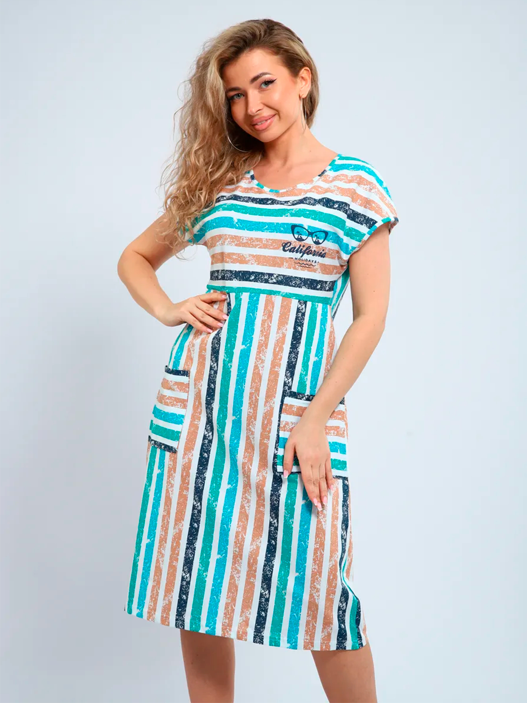 Ikki yigit gozal qiz soatini erkalashdi